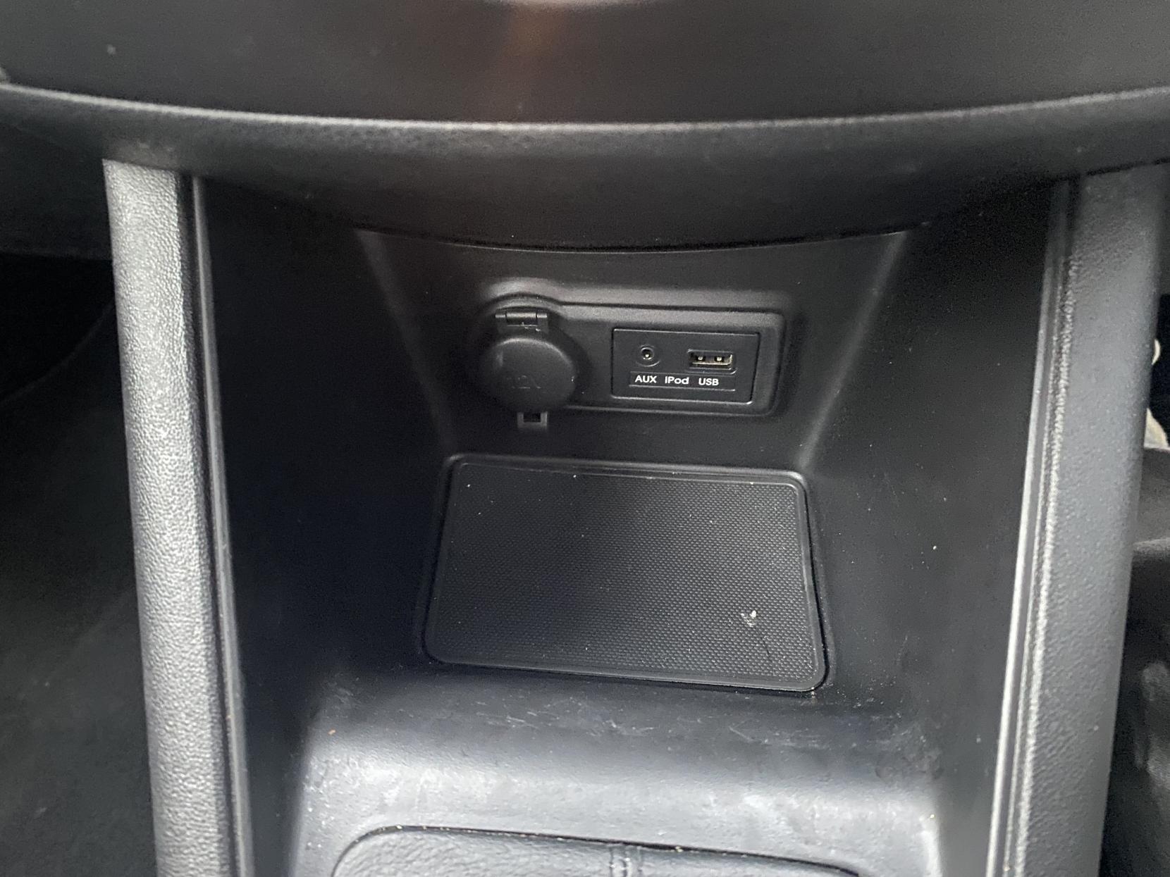 Kia Venga 1.4 EcoDynamics 1 MPV 5dr Petrol Manual Euro 5 (s/s) (89 bhp)