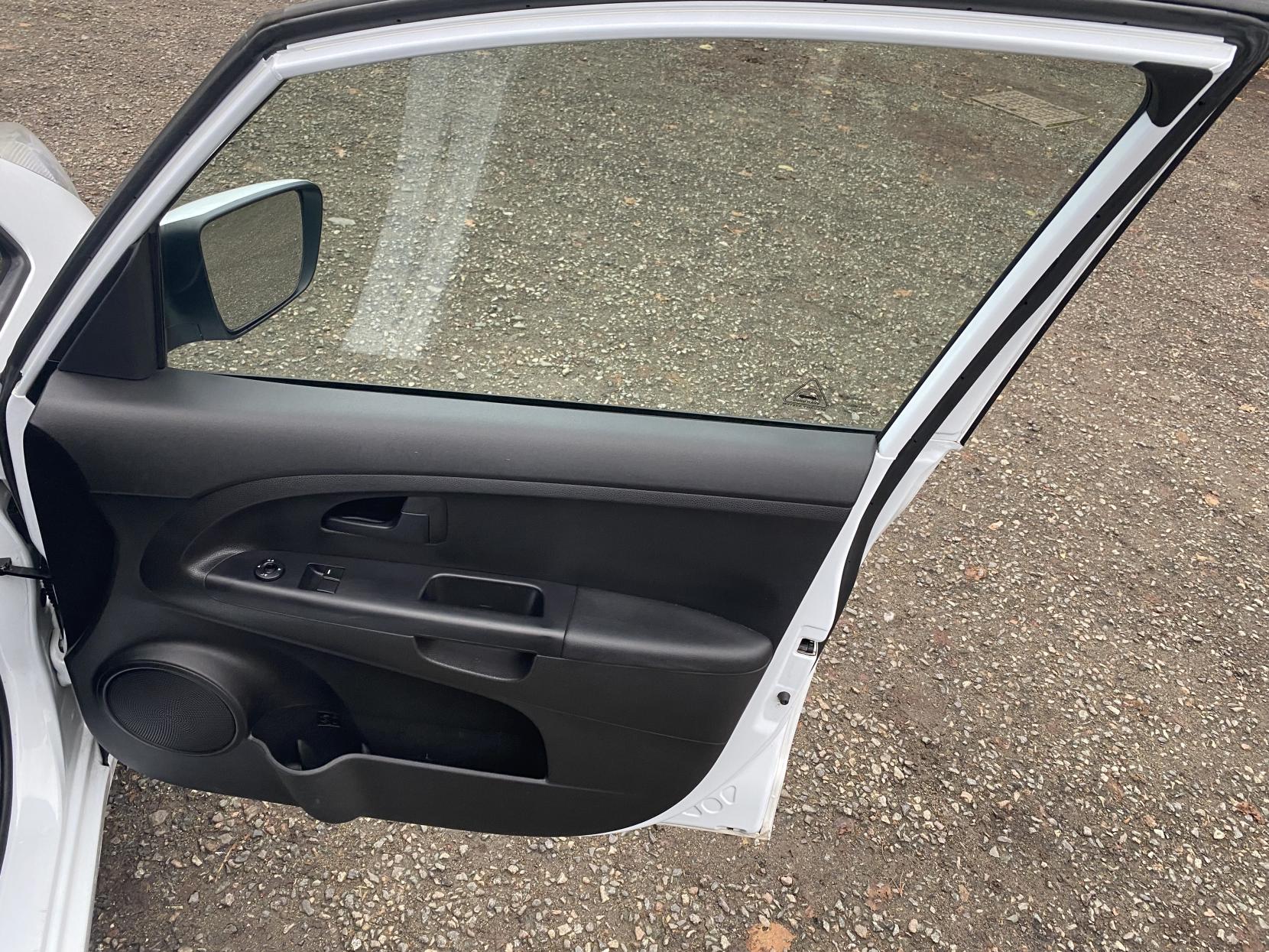 Kia Venga 1.4 EcoDynamics 1 MPV 5dr Petrol Manual Euro 5 (s/s) (89 bhp)