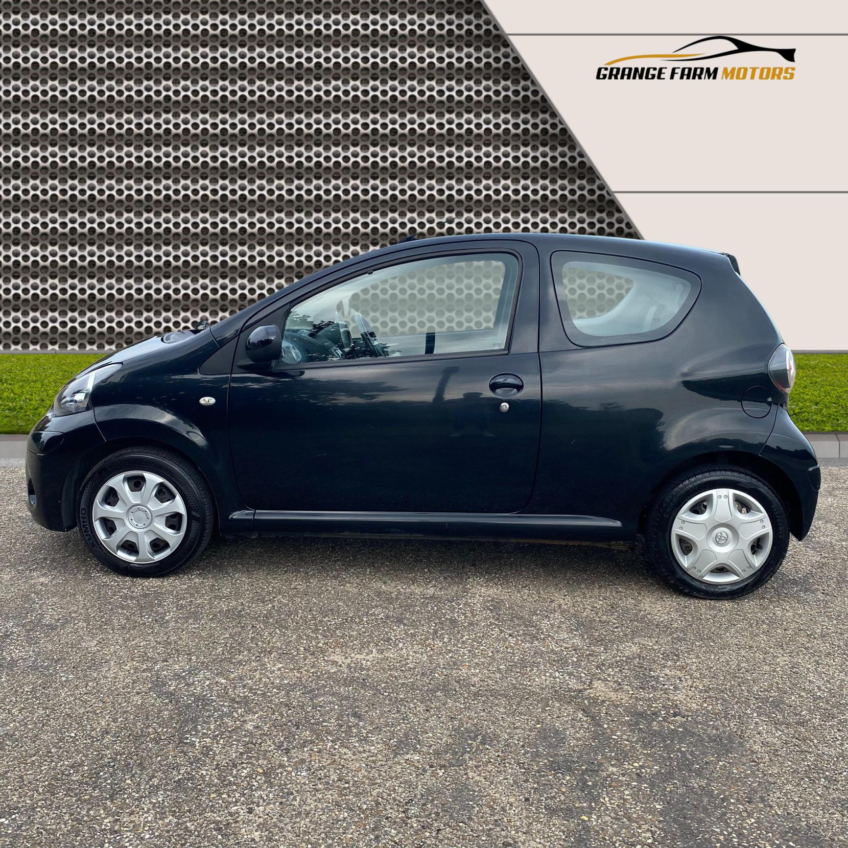 Toyota AYGO 1.0 VVT-i Ice Hatchback 3dr Petrol Manual Euro 5 (67 ps)