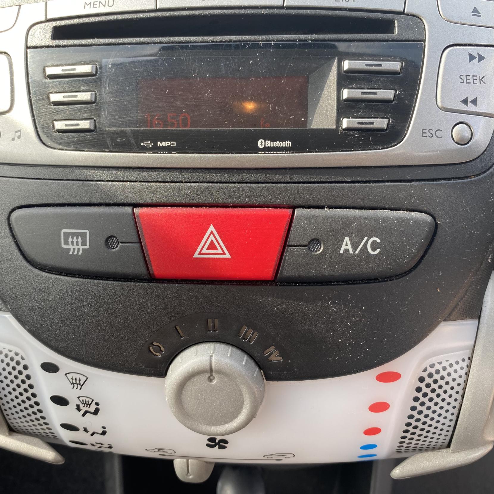 Toyota AYGO 1.0 VVT-i Ice Hatchback 3dr Petrol Manual Euro 5 (67 ps)