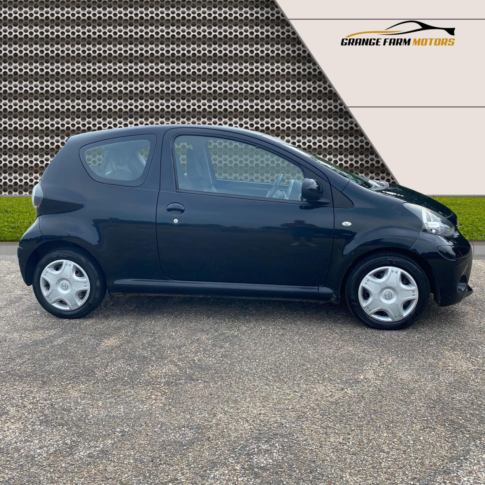 Toyota AYGO 1.0 VVT-i Ice Hatchback 3dr Petrol Manual Euro 5 (67 ps)