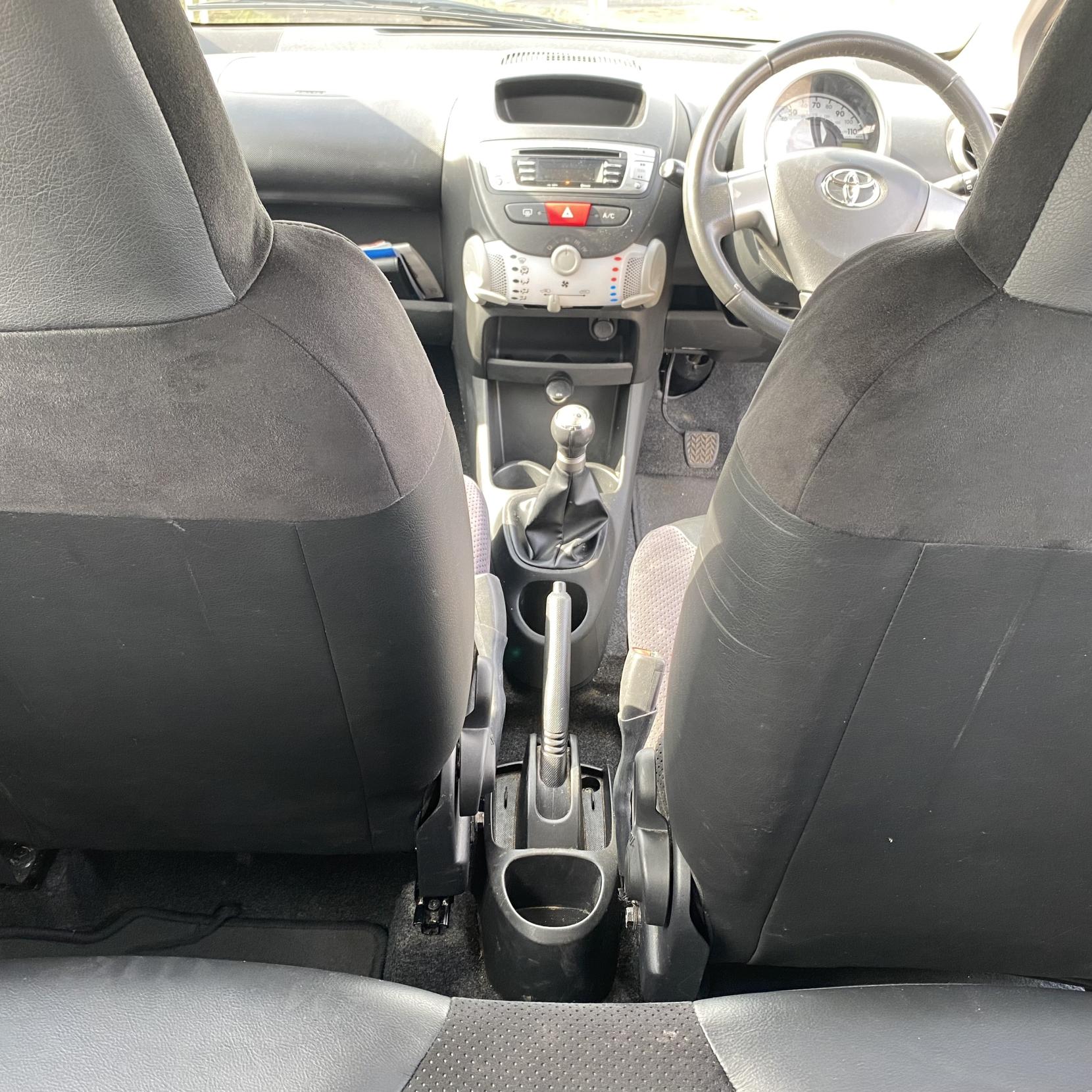 Toyota AYGO 1.0 VVT-i Ice Hatchback 3dr Petrol Manual Euro 5 (67 ps)