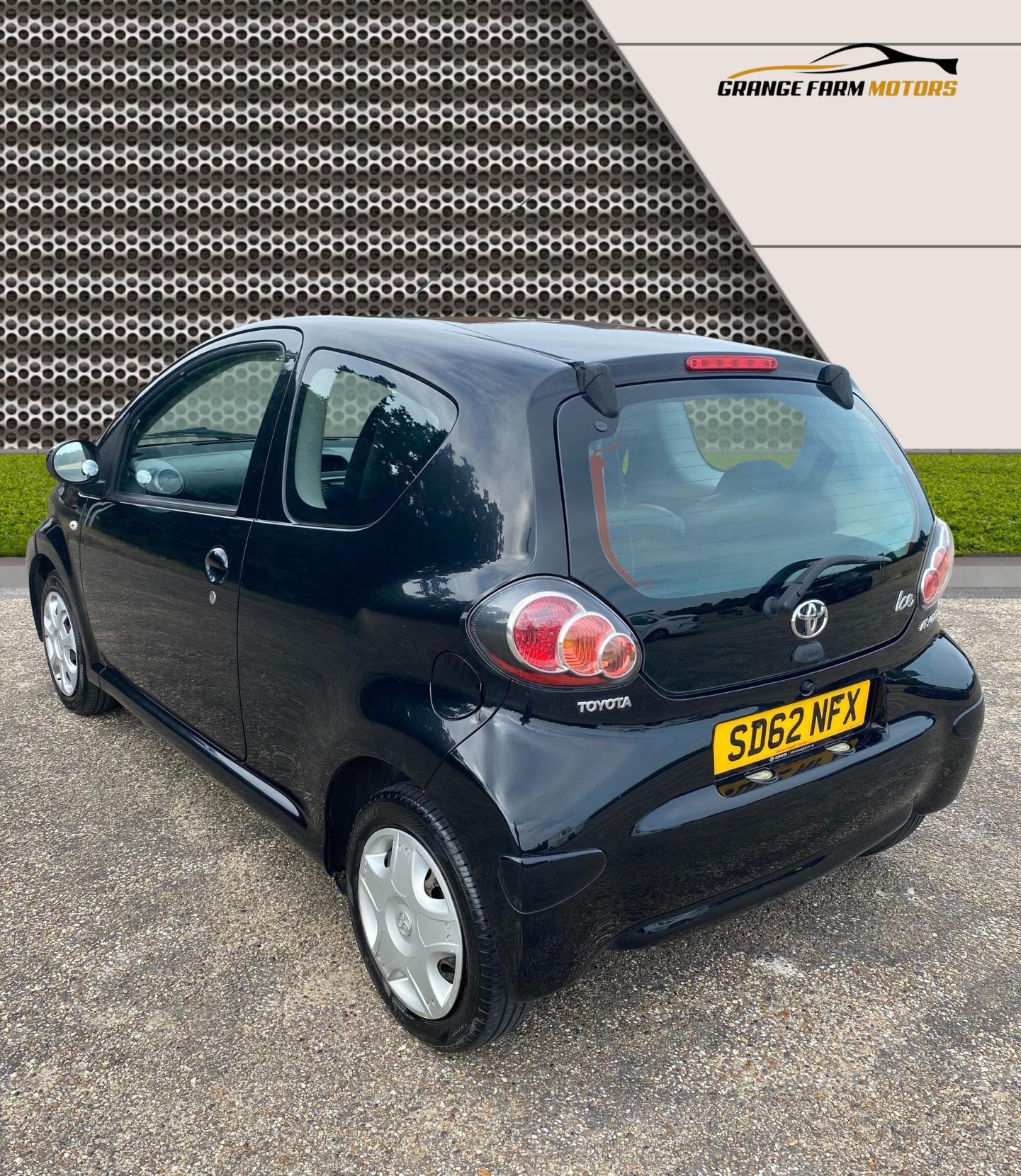 Toyota AYGO 1.0 VVT-i Ice Hatchback 3dr Petrol Manual Euro 5 (67 ps)