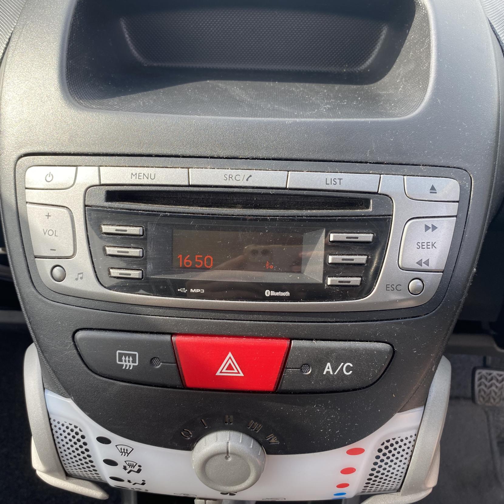 Toyota AYGO 1.0 VVT-i Ice Hatchback 3dr Petrol Manual Euro 5 (67 ps)