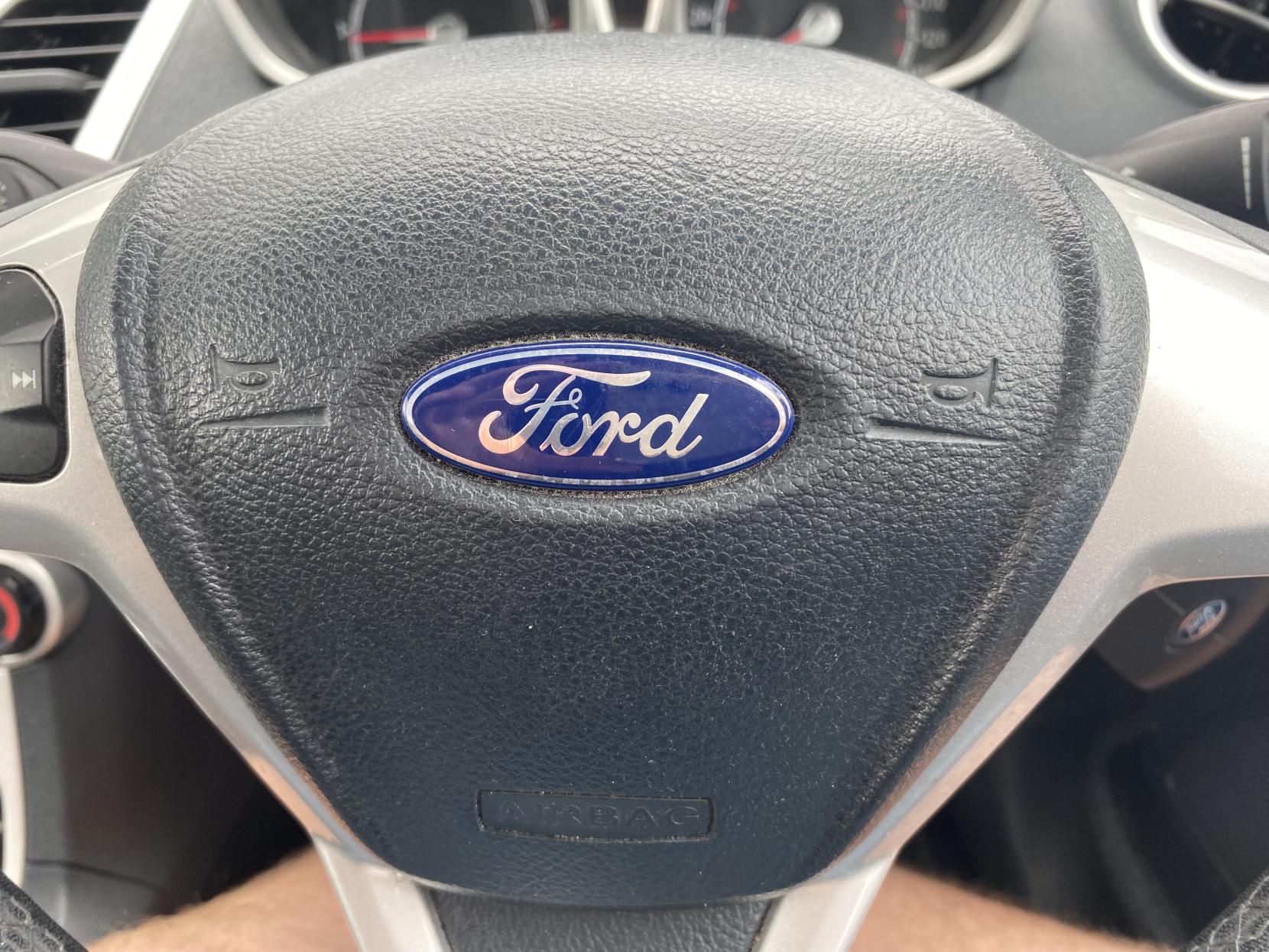 Ford Fiesta 1.25 Zetec Hatchback 3dr Petrol Manual (129 g/km, 81 bhp)