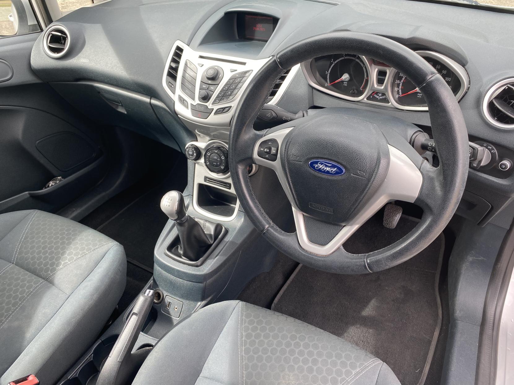 Ford Fiesta 1.25 Zetec Hatchback 3dr Petrol Manual (129 g/km, 81 bhp)