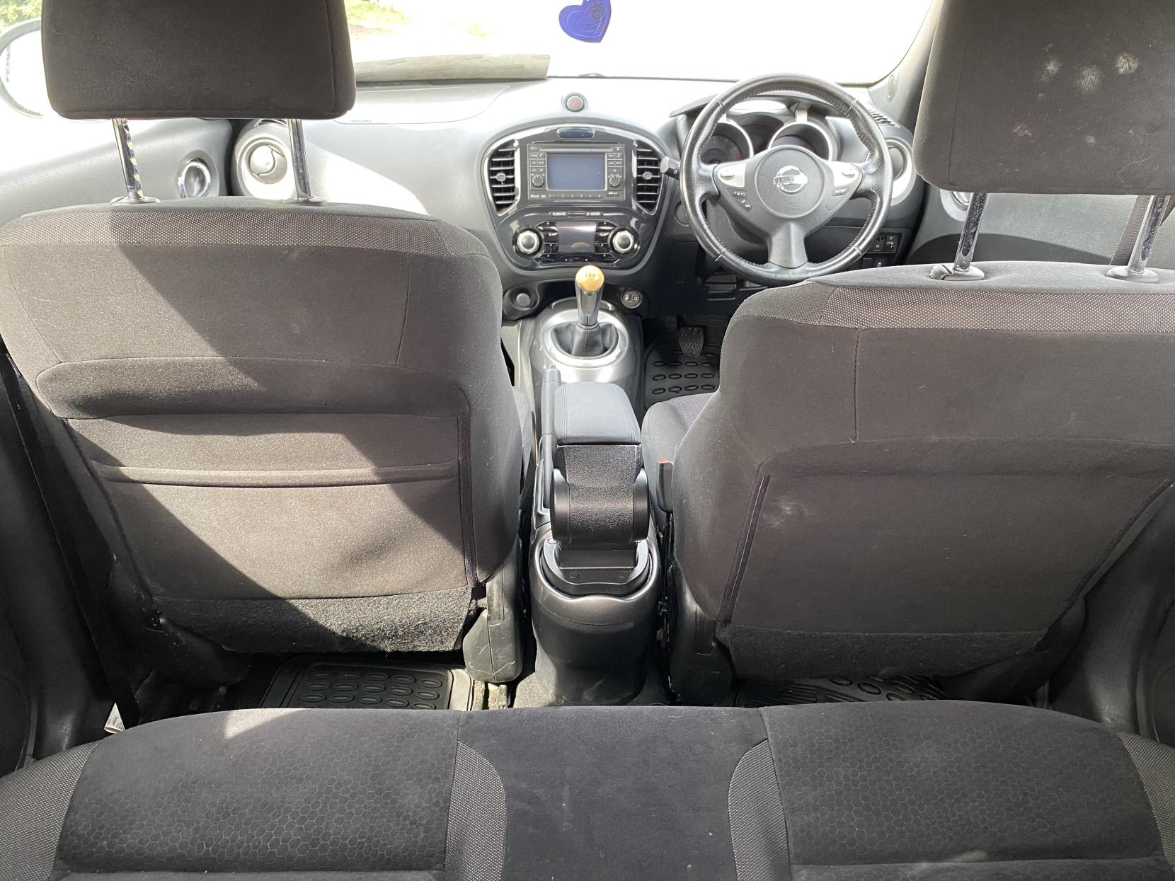 Nissan Juke 1.6 Acenta Premium SUV 5dr Petrol Manual Euro 5 (117 ps)