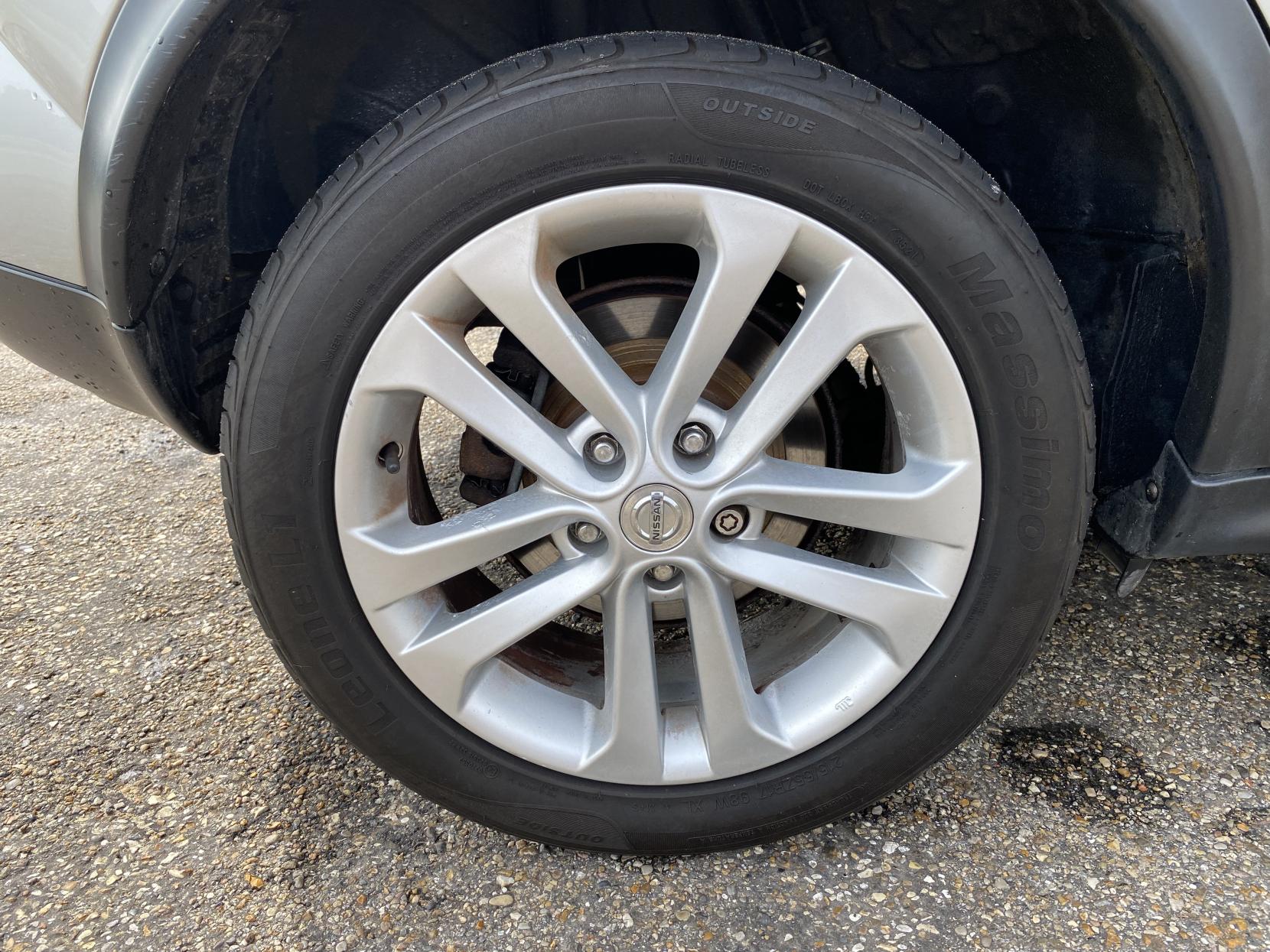 Nissan Juke 1.6 Acenta Premium SUV 5dr Petrol Manual Euro 5 (117 ps)