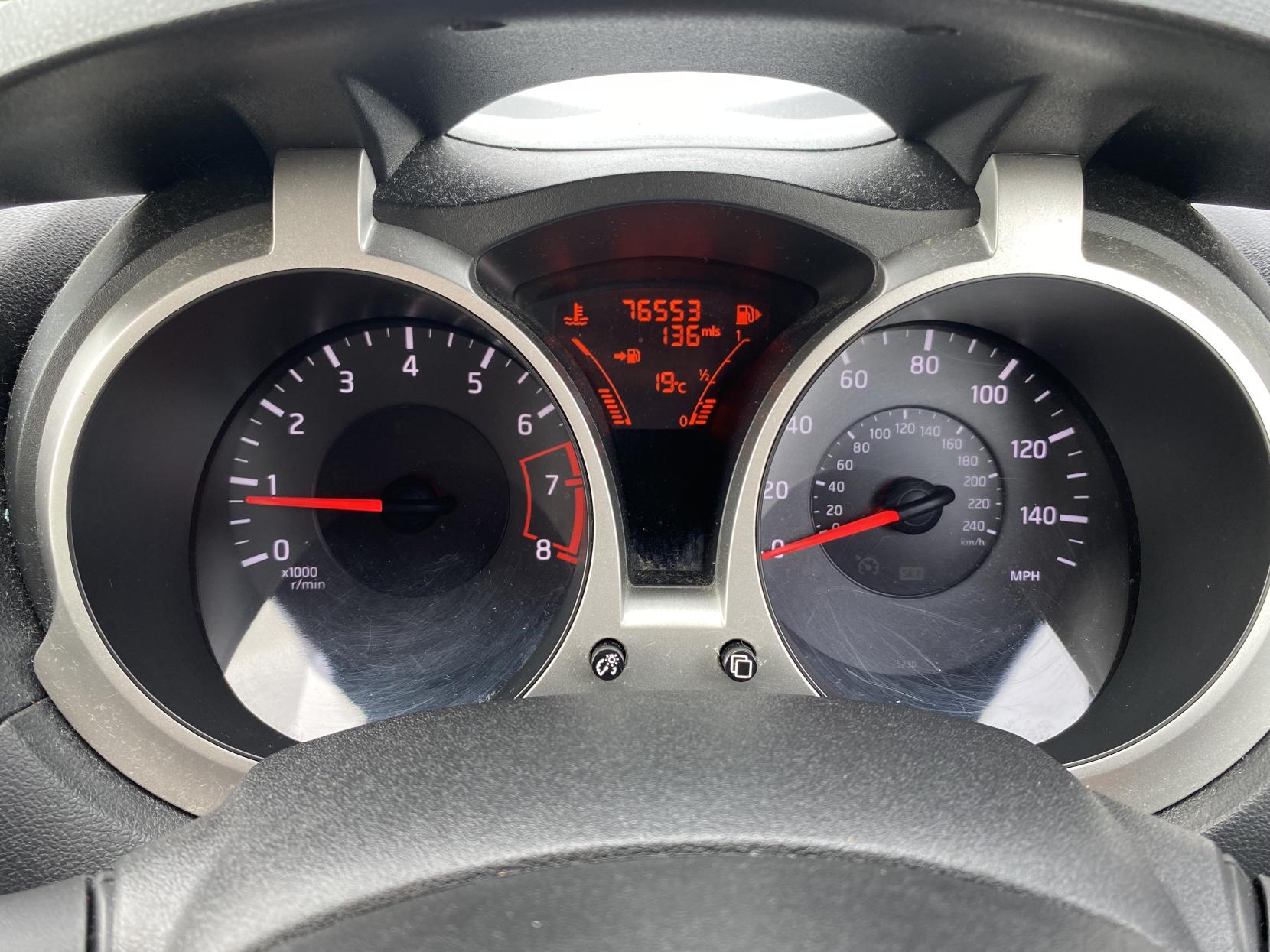 Nissan Juke 1.6 Acenta Premium SUV 5dr Petrol Manual Euro 5 (117 ps)