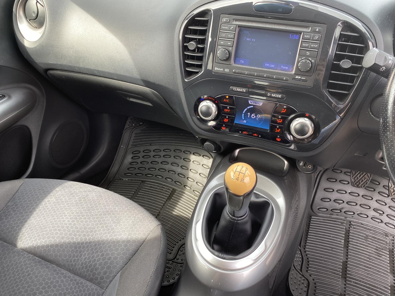 Nissan Juke 1.6 Acenta Premium SUV 5dr Petrol Manual Euro 5 (117 ps)