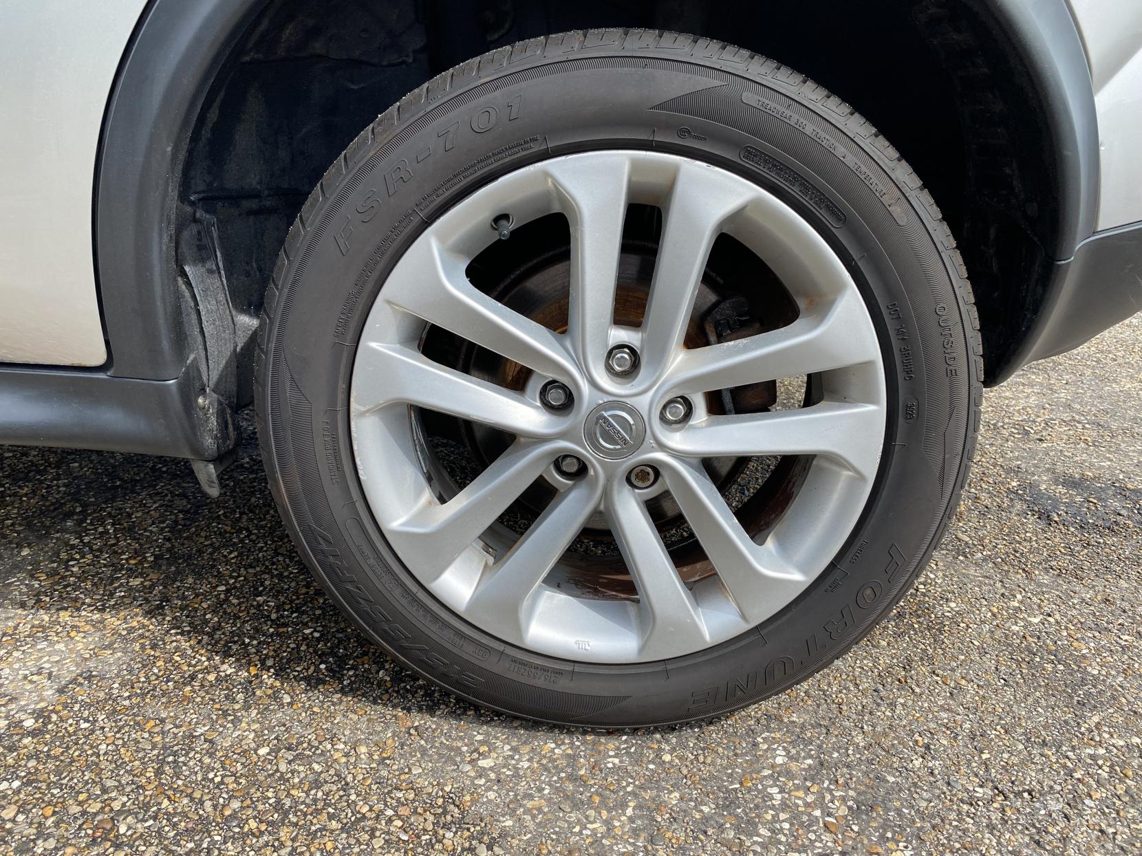 Nissan Juke 1.6 Acenta Premium SUV 5dr Petrol Manual Euro 5 (117 ps)