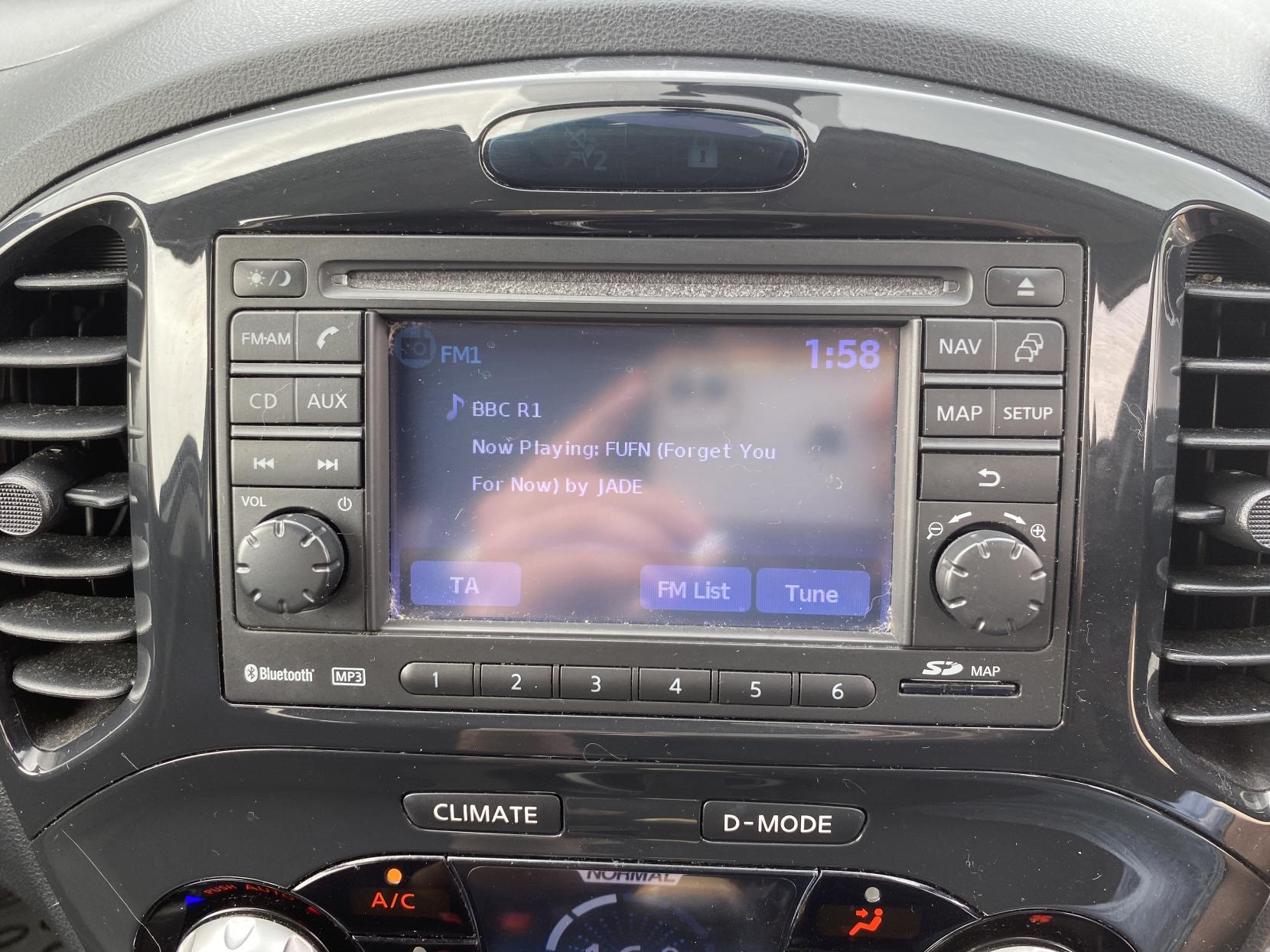 Nissan Juke 1.6 Acenta Premium SUV 5dr Petrol Manual Euro 5 (117 ps)