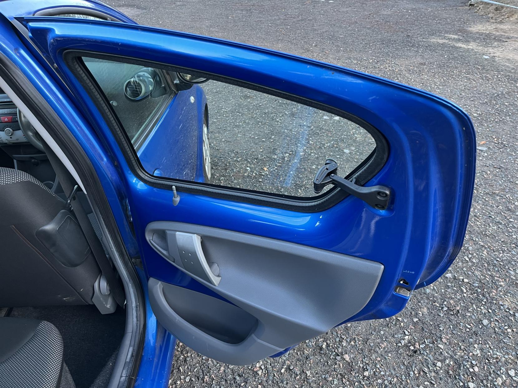 Toyota AYGO 1.0 VVT-i Blue Hatchback 5dr Petrol Manual Euro 5 (67 ps)