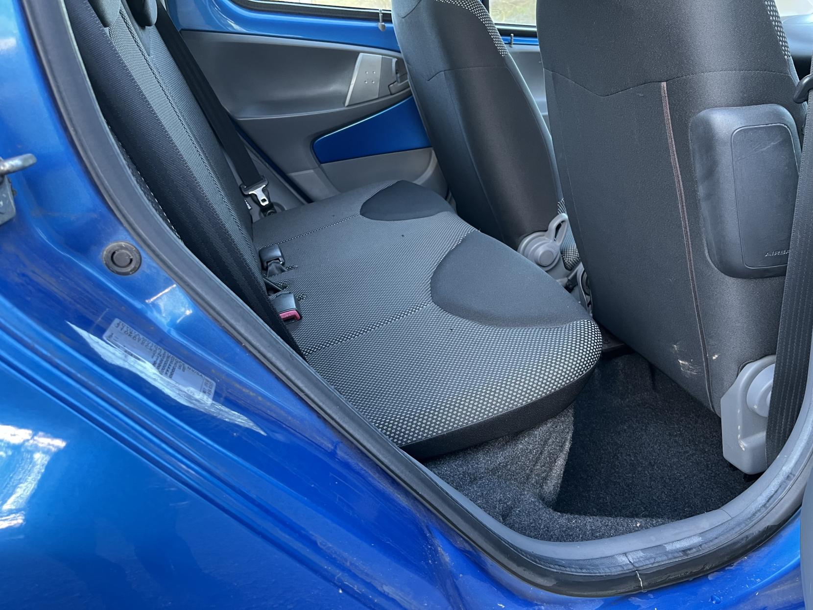 Toyota AYGO 1.0 VVT-i Blue Hatchback 5dr Petrol Manual Euro 5 (67 ps)