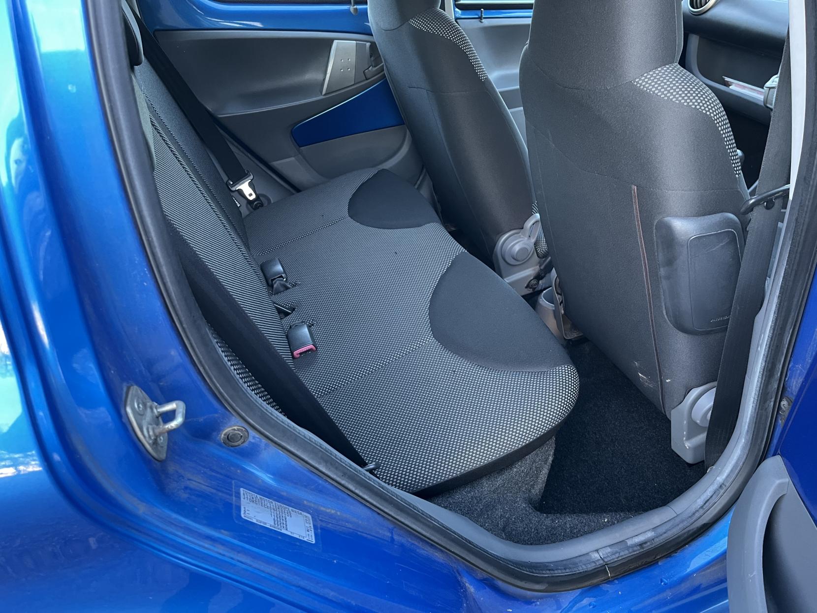 Toyota AYGO 1.0 VVT-i Blue Hatchback 5dr Petrol Manual Euro 5 (67 ps)