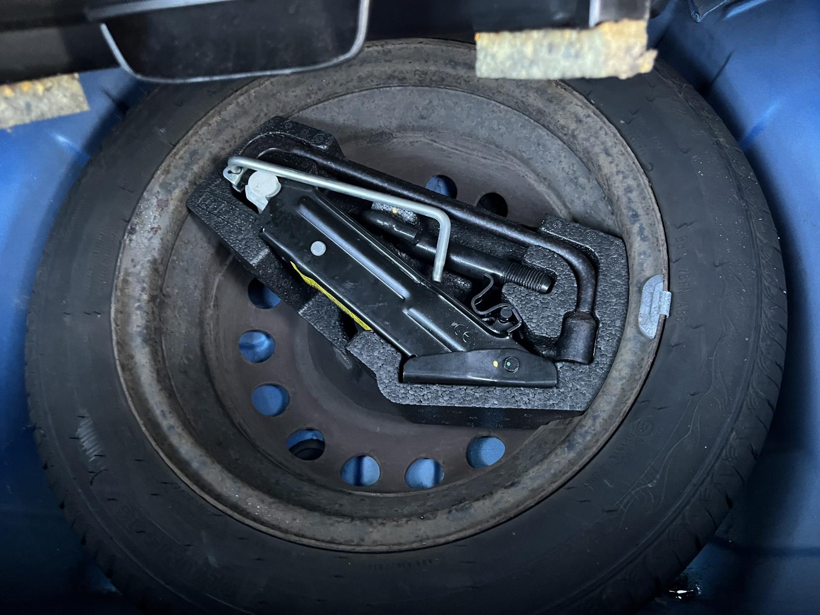 Toyota AYGO 1.0 VVT-i Blue Hatchback 5dr Petrol Manual Euro 5 (67 ps)