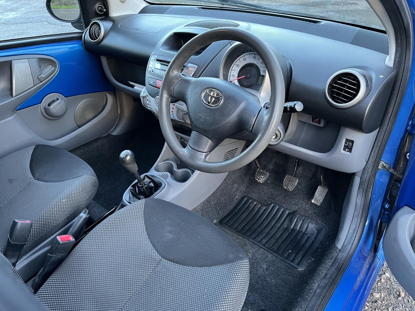 Toyota AYGO 1.0 VVT-i Blue Hatchback 5dr Petrol Manual Euro 5 (67 ps)