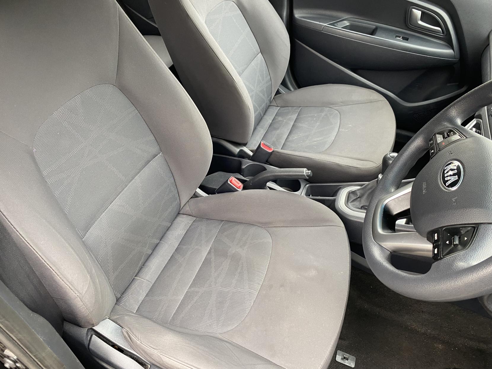 Kia Rio 1.25 1 Air Hatchback 5dr Petrol Manual Euro 5 (84 bhp)