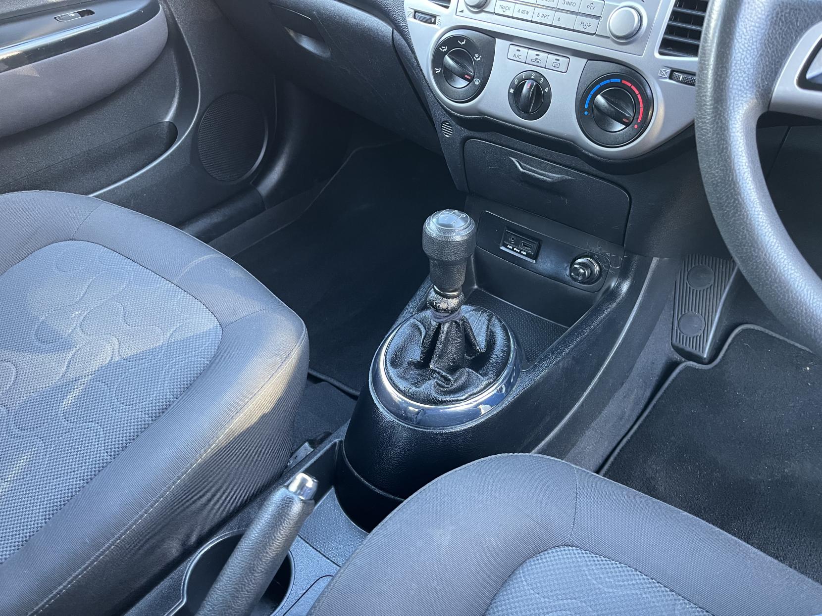 Hyundai i20 1.2 Comfort Hatchback 5dr Petrol Manual Euro 5 (77 bhp)