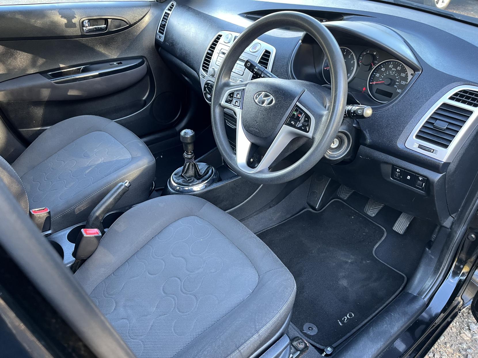 Hyundai i20 1.2 Comfort Hatchback 5dr Petrol Manual Euro 5 (77 bhp)