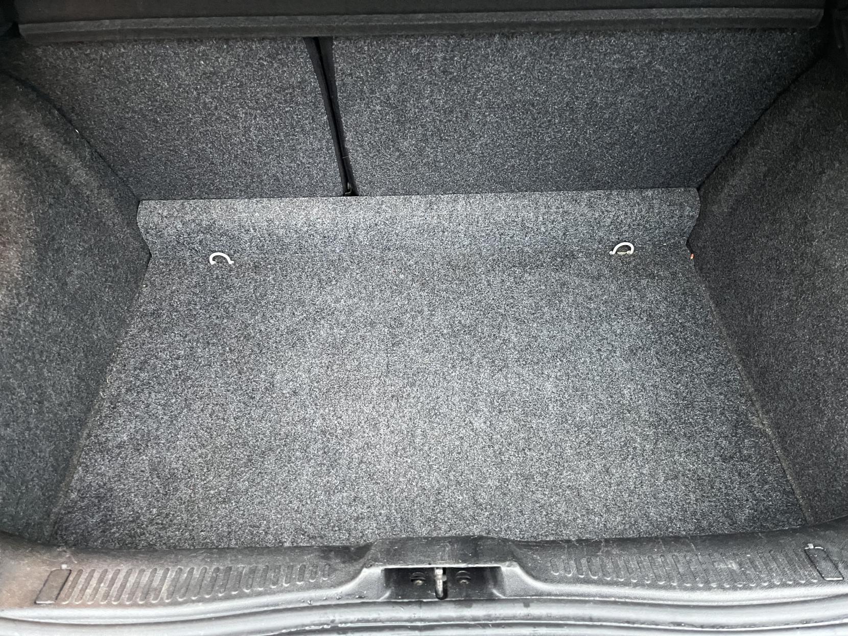 Renault Clio 1.2 Expression + Hatchback 5dr Petrol Manual Euro 5 (75 ps)