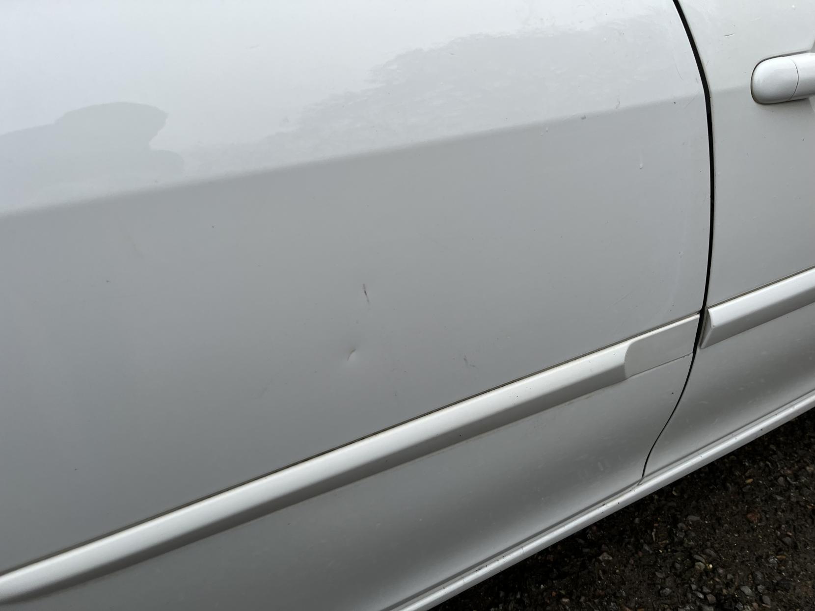 Renault Clio 1.2 Expression + Hatchback 5dr Petrol Manual Euro 5 (75 ps)