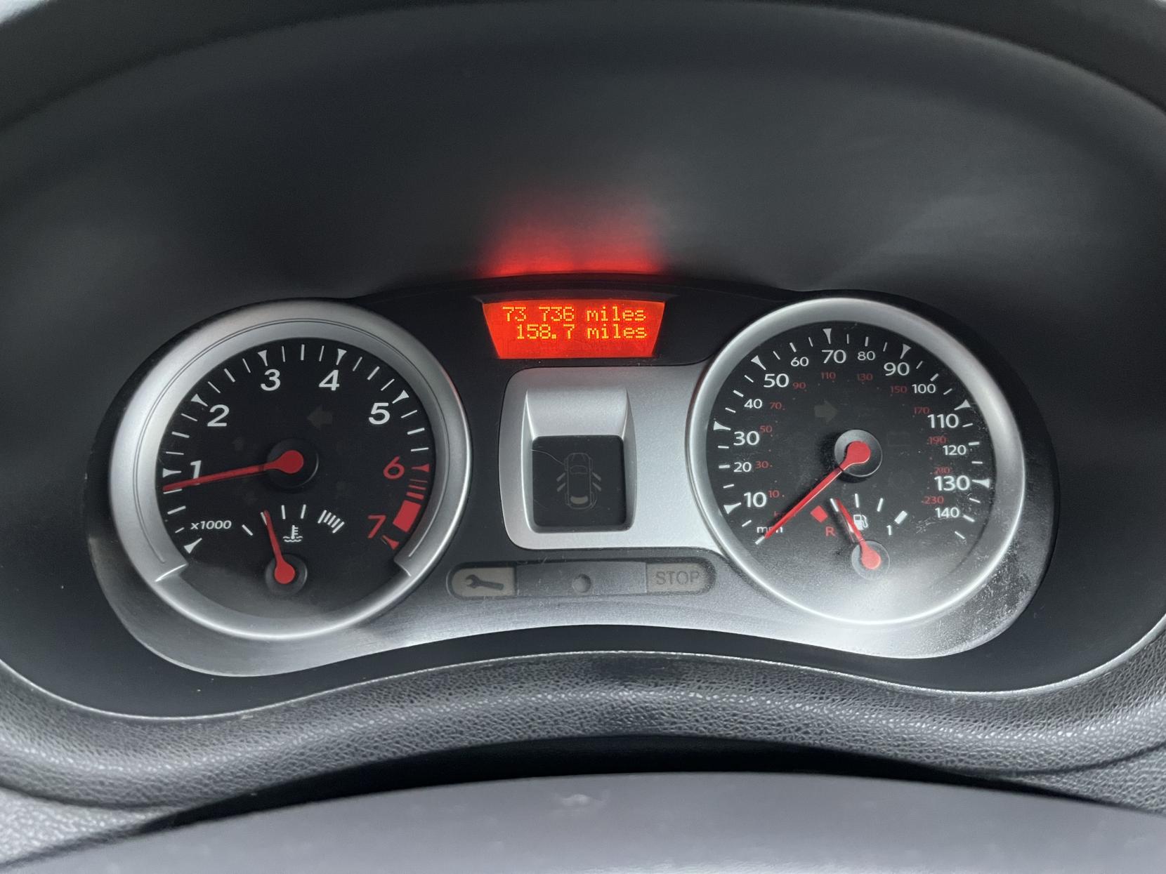 Renault Clio 1.2 Expression + Hatchback 5dr Petrol Manual Euro 5 (75 ps)