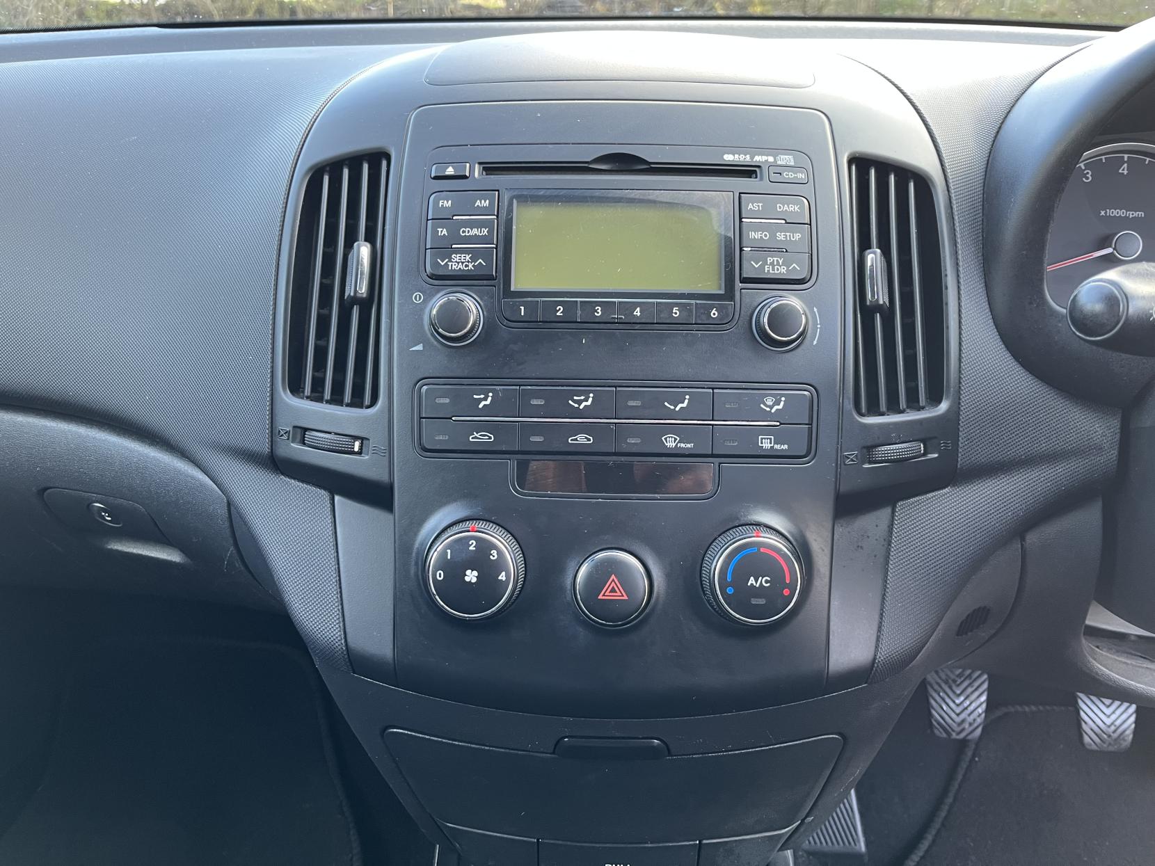 Hyundai i30 1.4 Comfort Hatchback 5dr Petrol Manual Euro 5 (108 bhp)