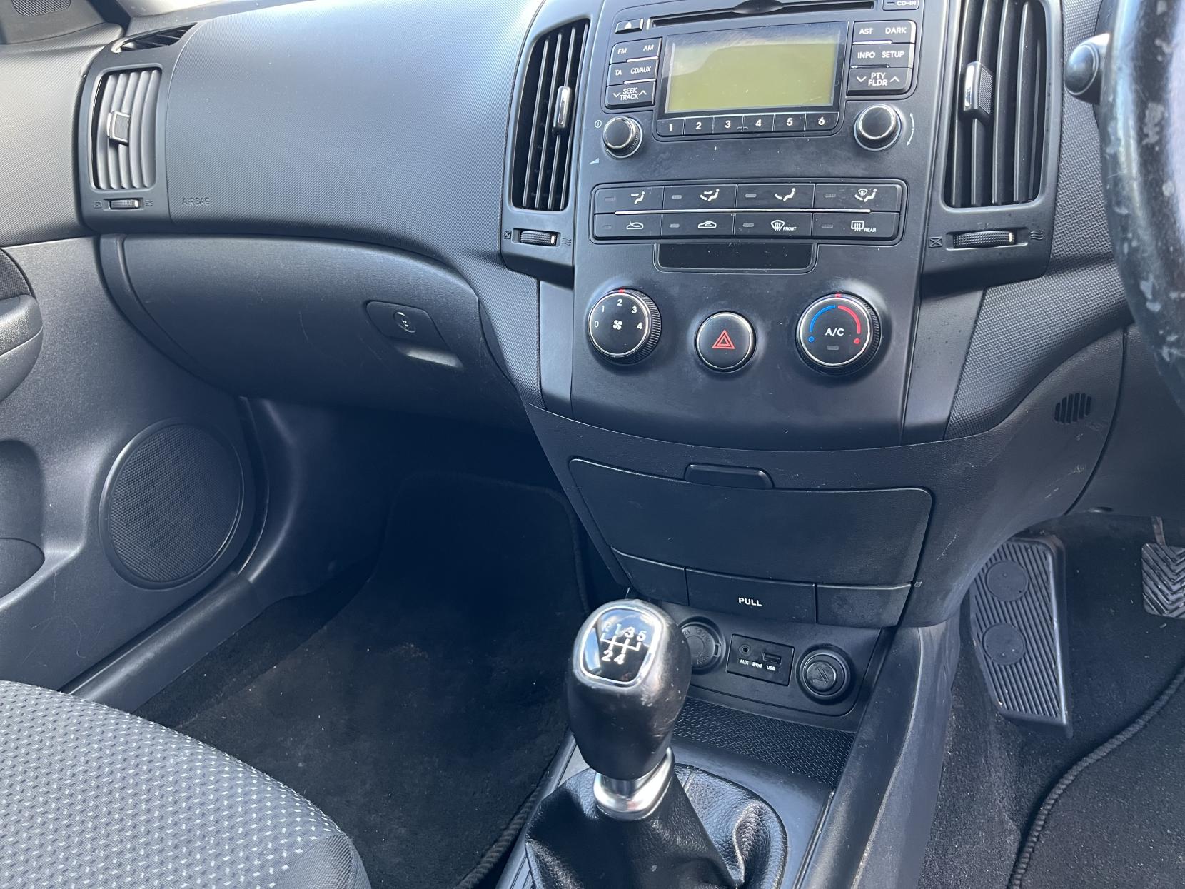 Hyundai i30 1.4 Comfort Hatchback 5dr Petrol Manual Euro 5 (108 bhp)