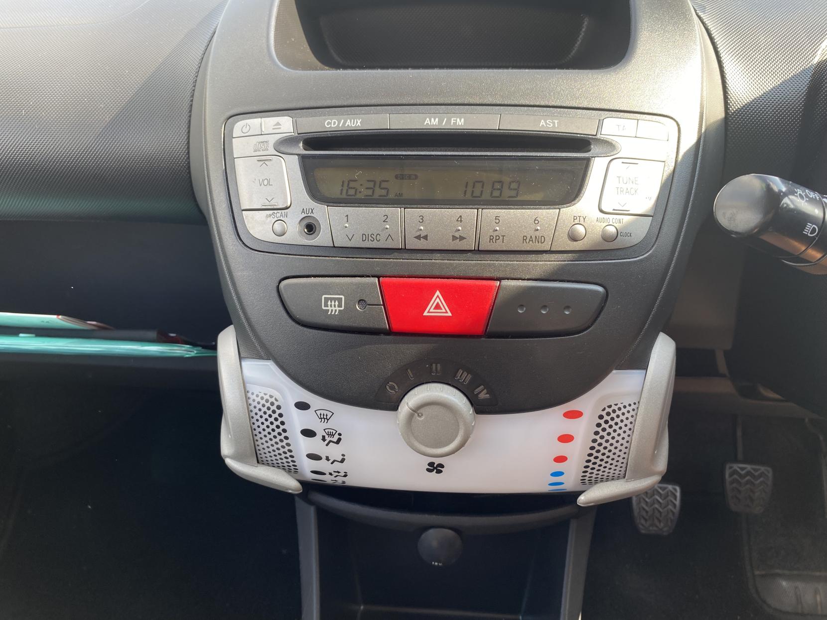 Citroen C1 1.0i VT Hatchback 3dr Petrol Manual Euro 5 (68 ps)