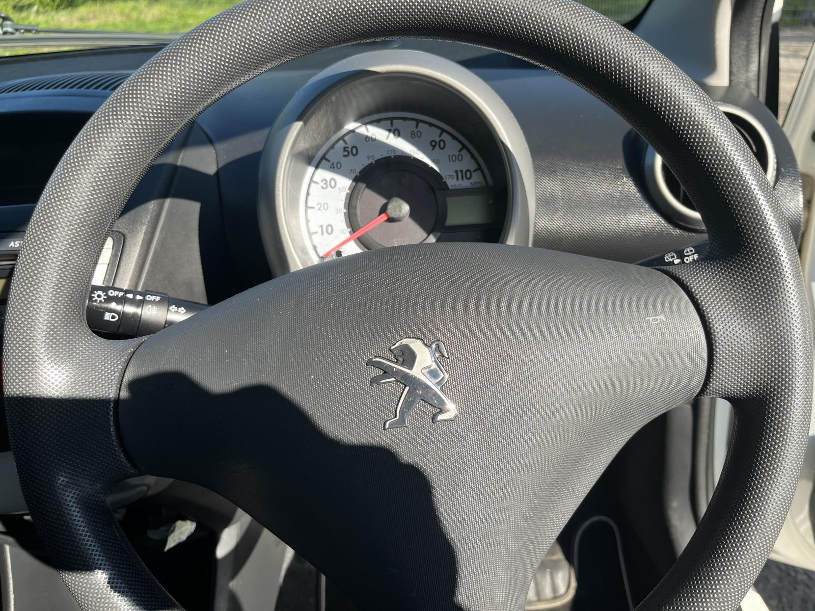 Peugeot 107 1.0 12V Access Hatchback 3dr Petrol Manual Euro 5 (68 ps)