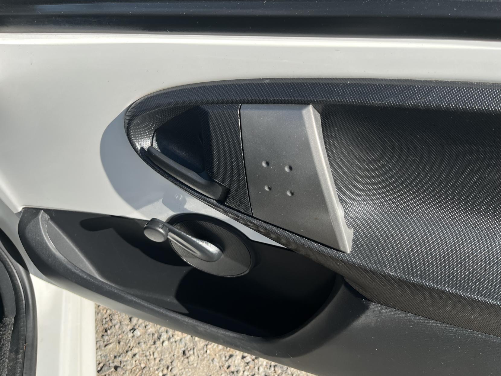 Peugeot 107 1.0 12V Access Hatchback 3dr Petrol Manual Euro 5 (68 ps)