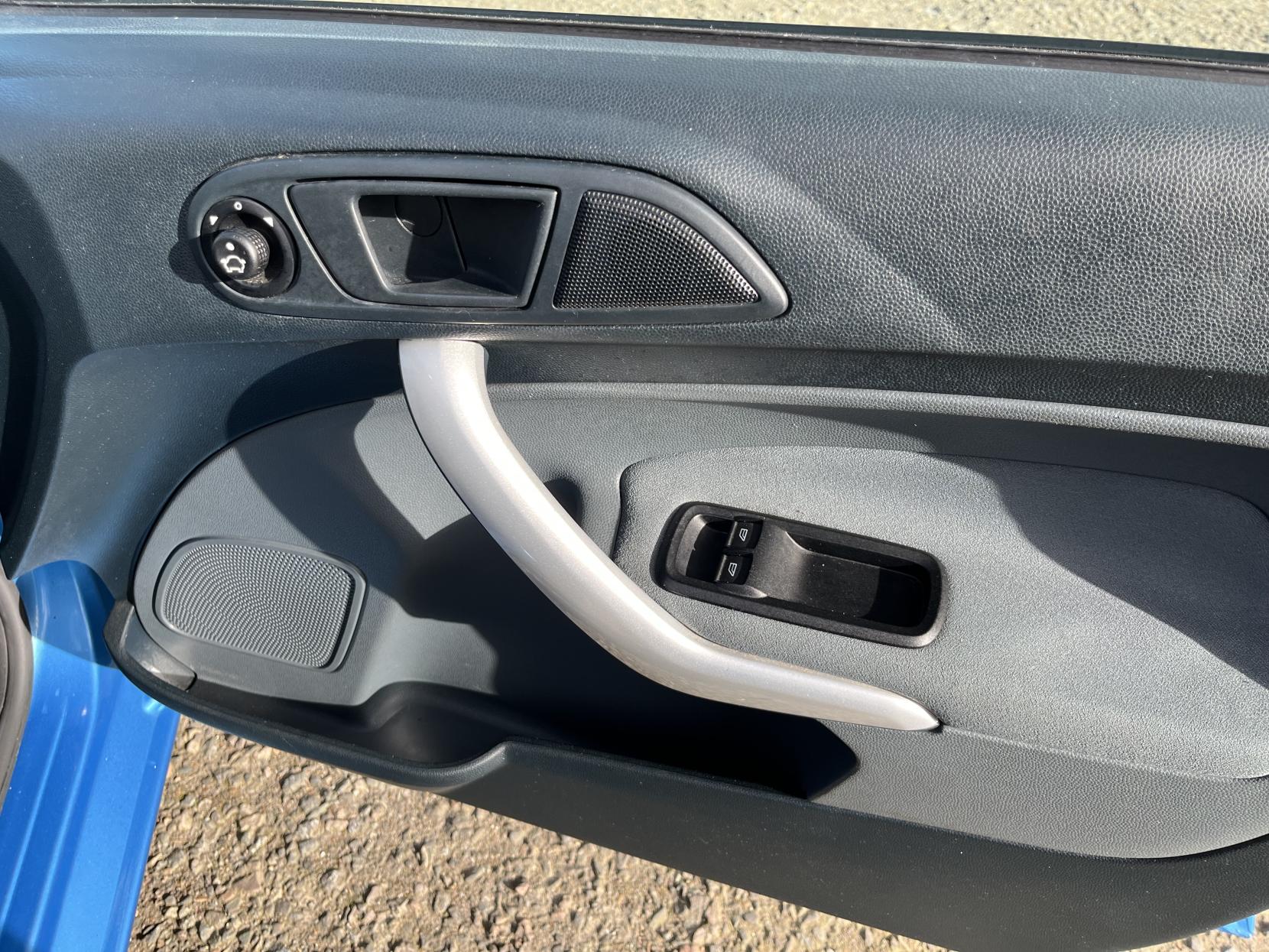 Ford Fiesta 1.4 Zetec Hatchback 5dr Petrol Manual (133 g/km, 94 bhp)