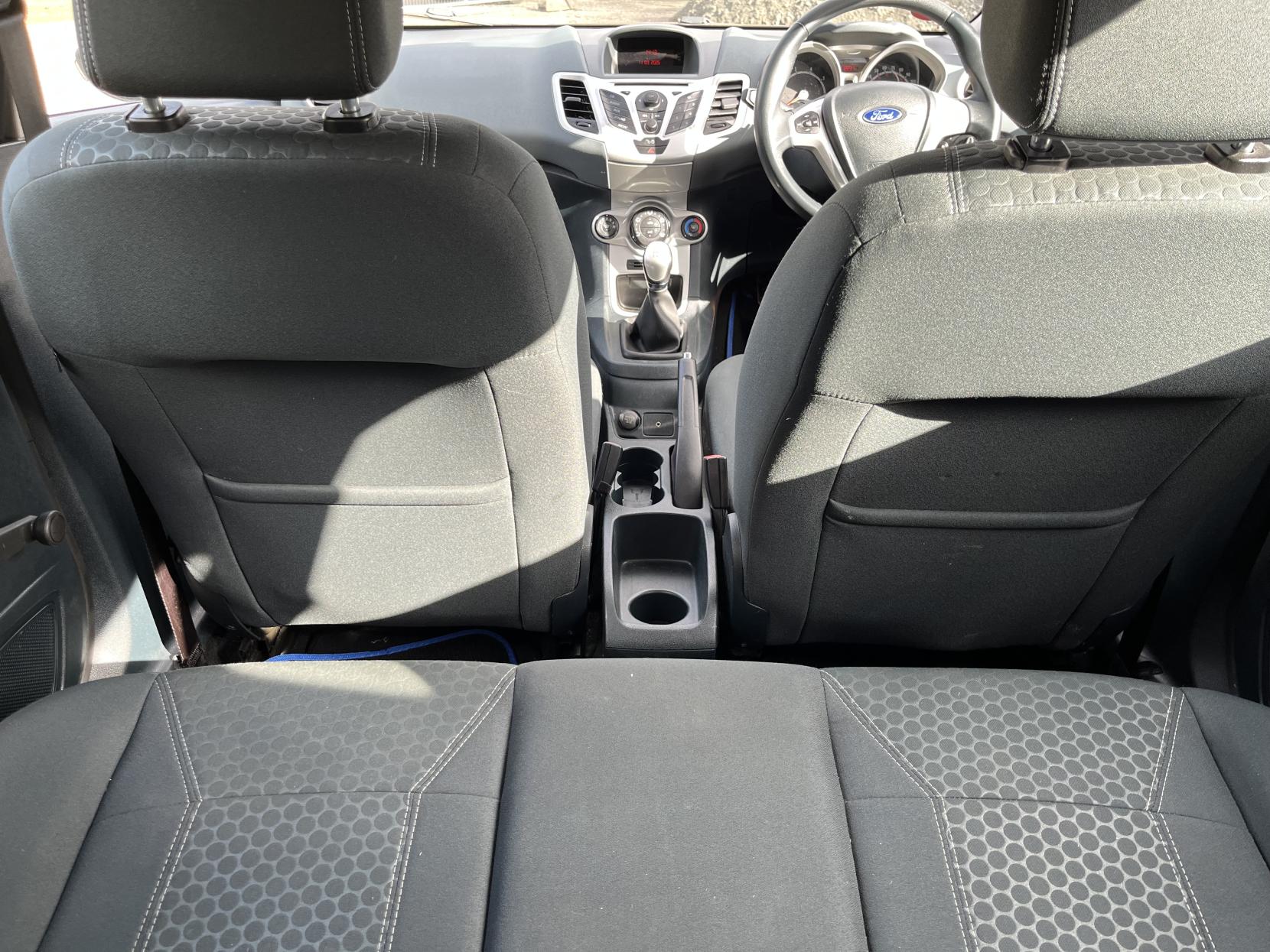 Ford Fiesta 1.4 Zetec Hatchback 5dr Petrol Manual (133 g/km, 94 bhp)