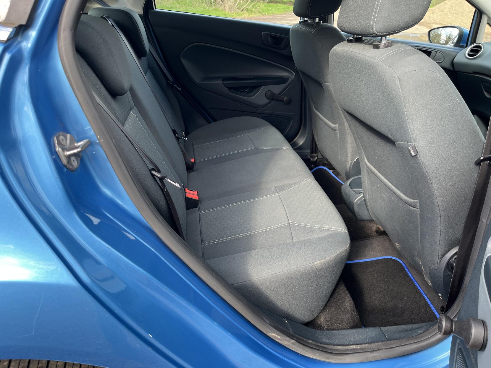 Ford Fiesta 1.4 Zetec Hatchback 5dr Petrol Manual (133 g/km, 94 bhp)