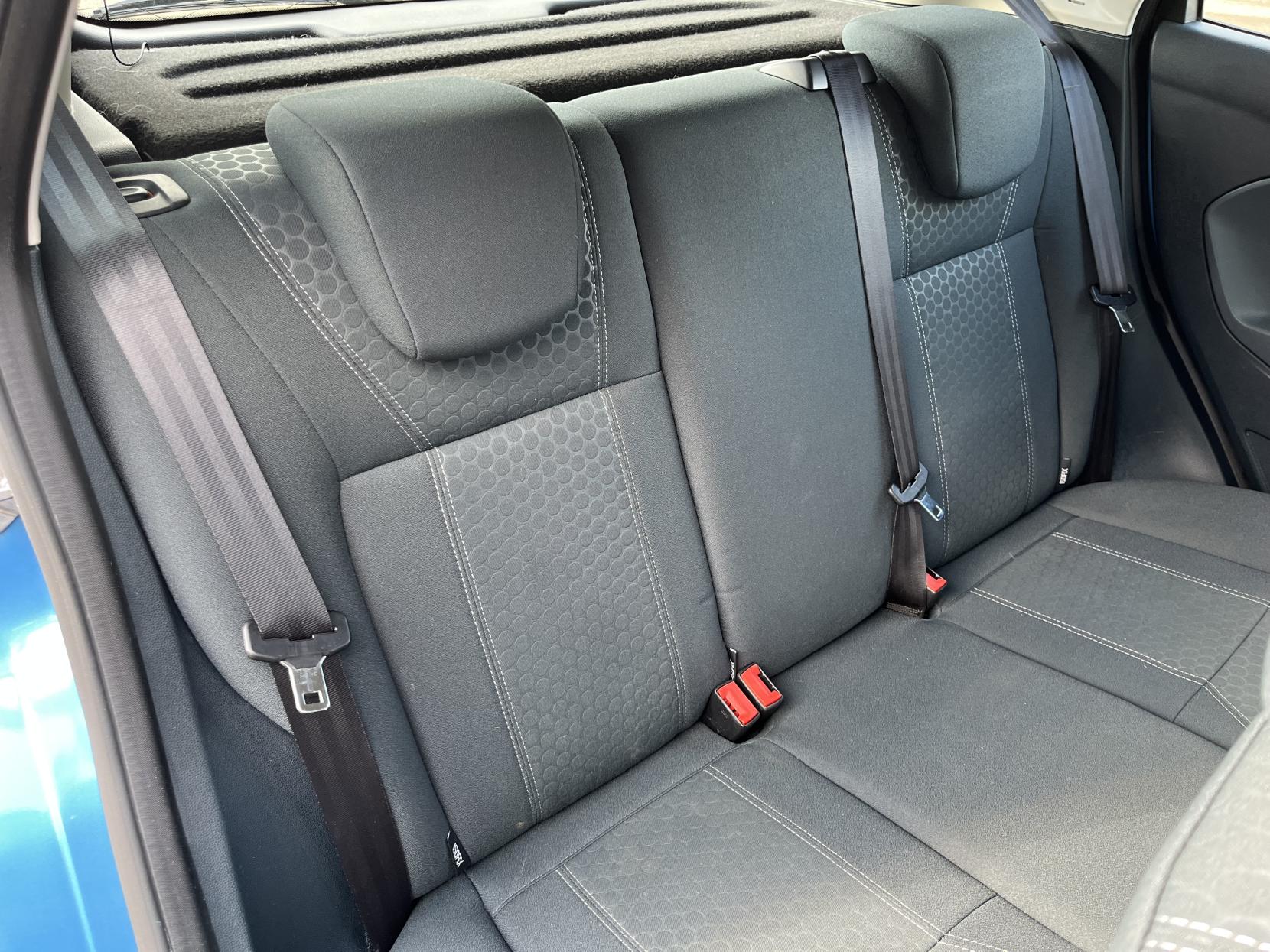 Ford Fiesta 1.4 Zetec Hatchback 5dr Petrol Manual (133 g/km, 94 bhp)