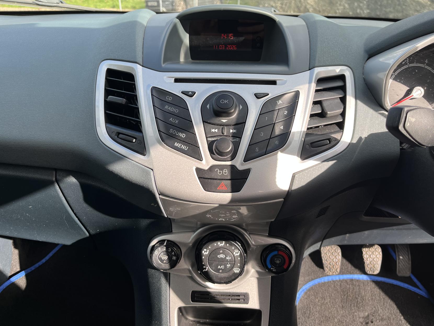 Ford Fiesta 1.4 Zetec Hatchback 5dr Petrol Manual (133 g/km, 94 bhp)