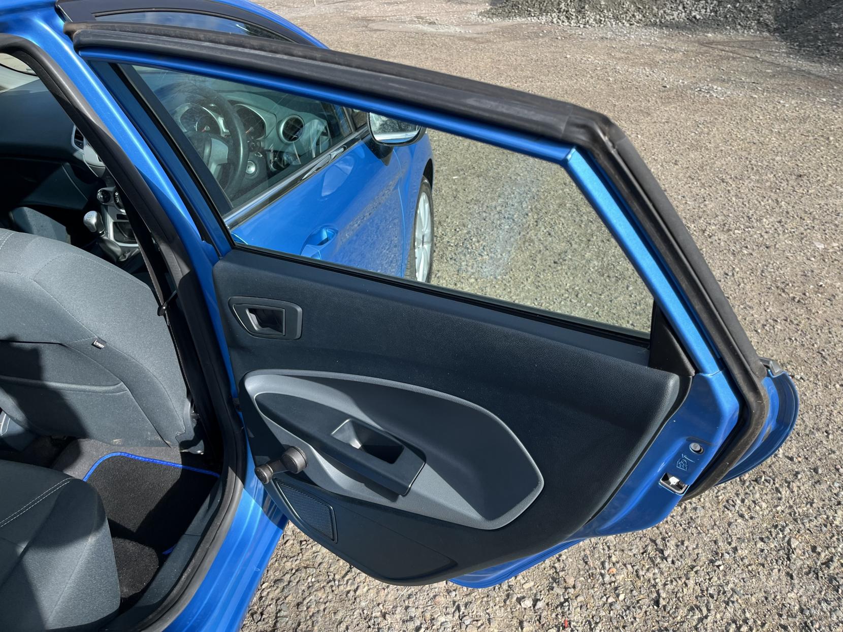 Ford Fiesta 1.4 Zetec Hatchback 5dr Petrol Manual (133 g/km, 94 bhp)