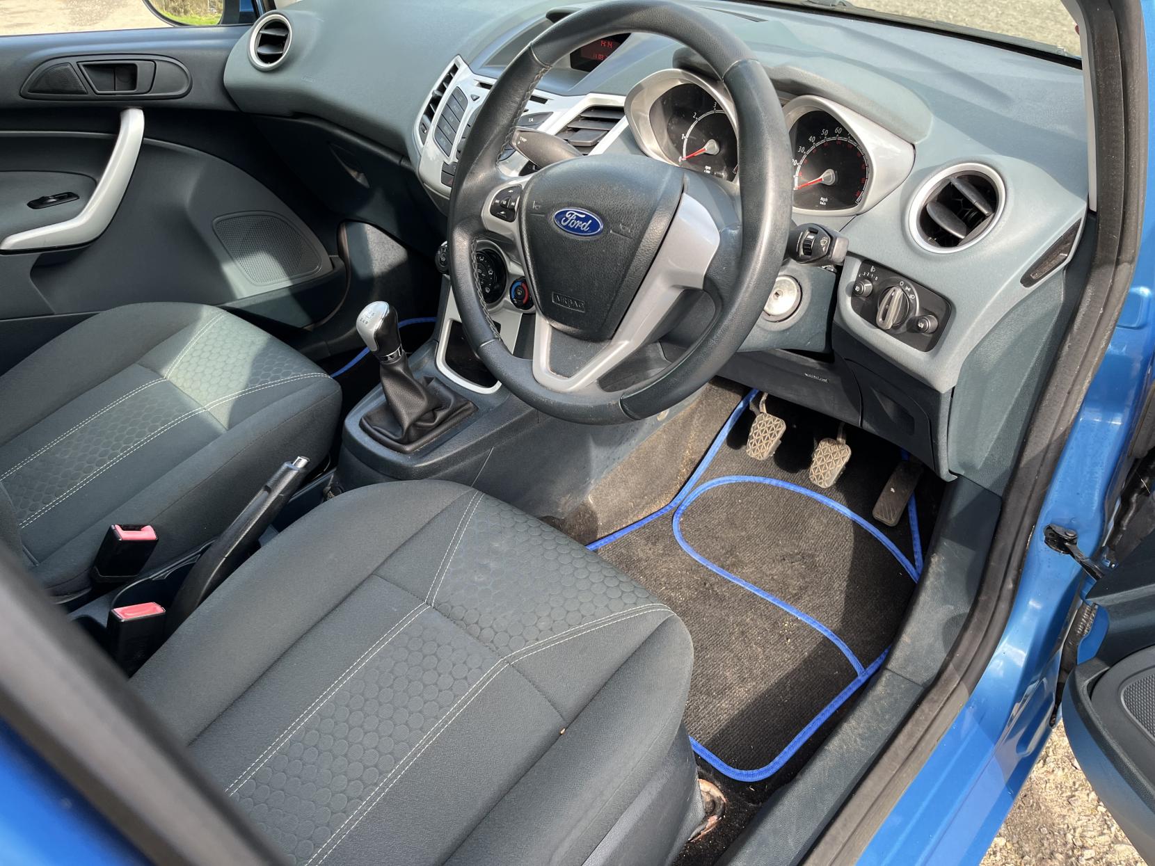 Ford Fiesta 1.4 Zetec Hatchback 5dr Petrol Manual (133 g/km, 94 bhp)