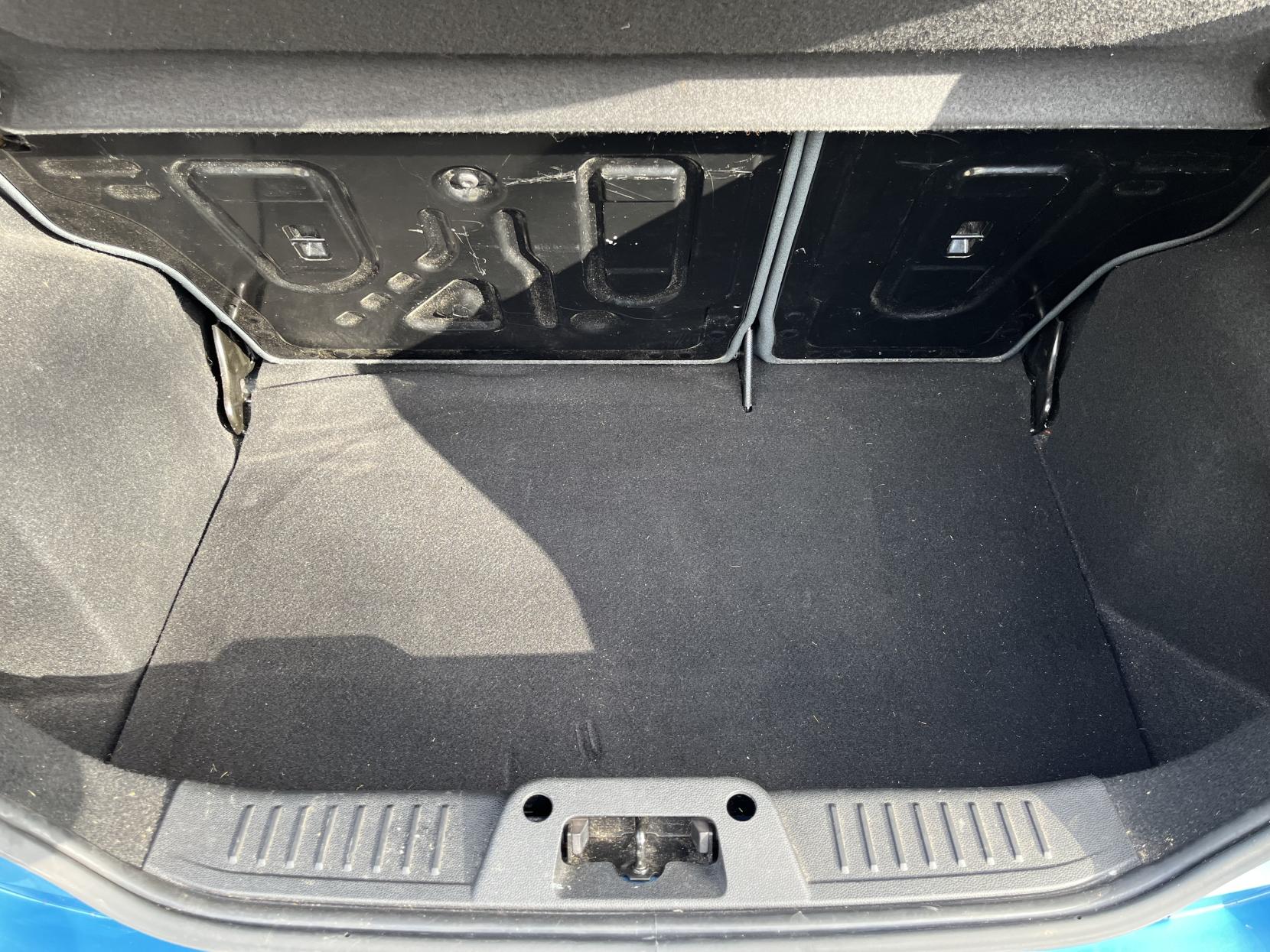 Ford Fiesta 1.4 Zetec Hatchback 5dr Petrol Manual (133 g/km, 94 bhp)