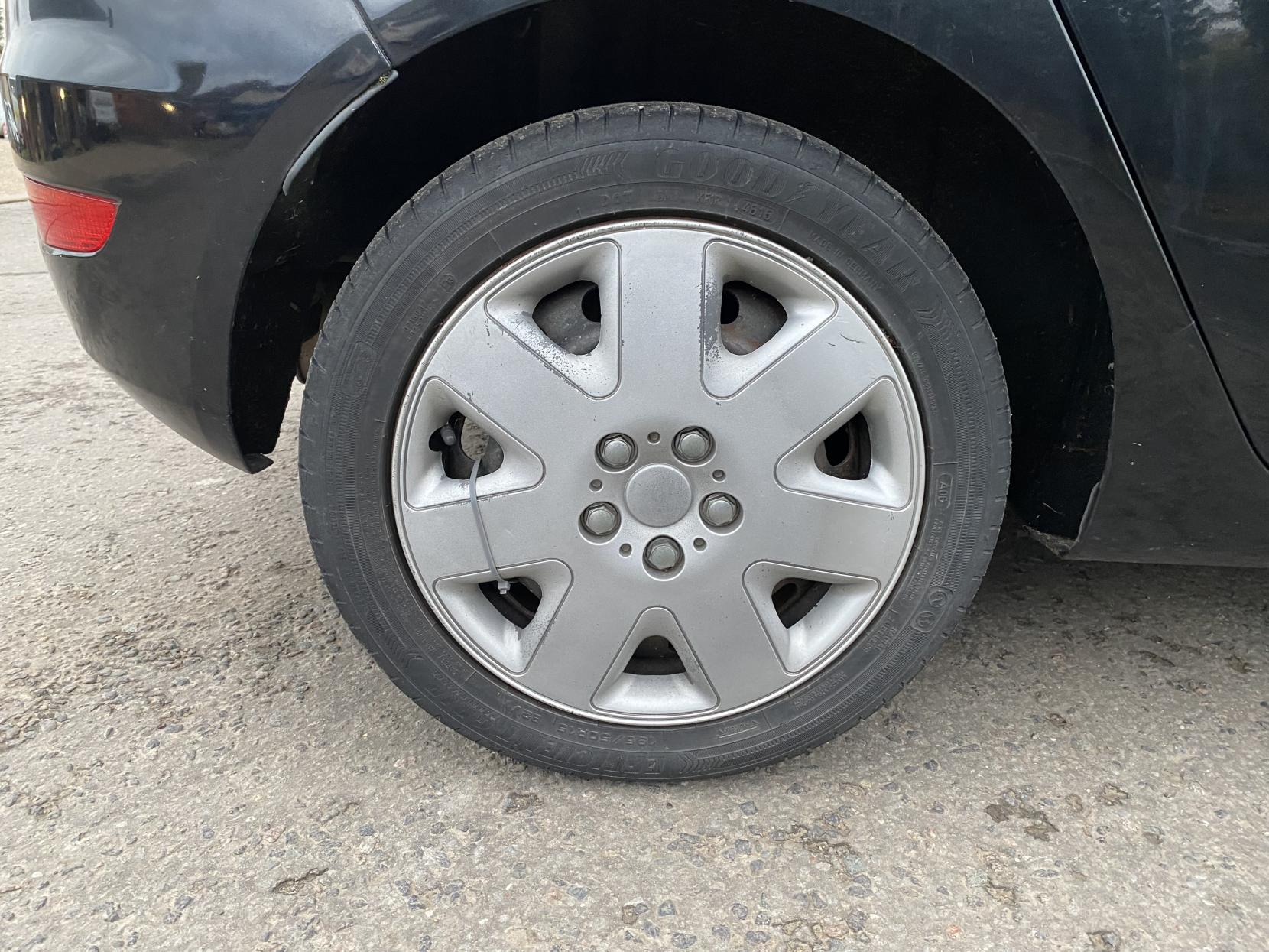 Ford Fiesta 1.25 Edge Hatchback 5dr Petrol Manual (129 g/km, 81 bhp)