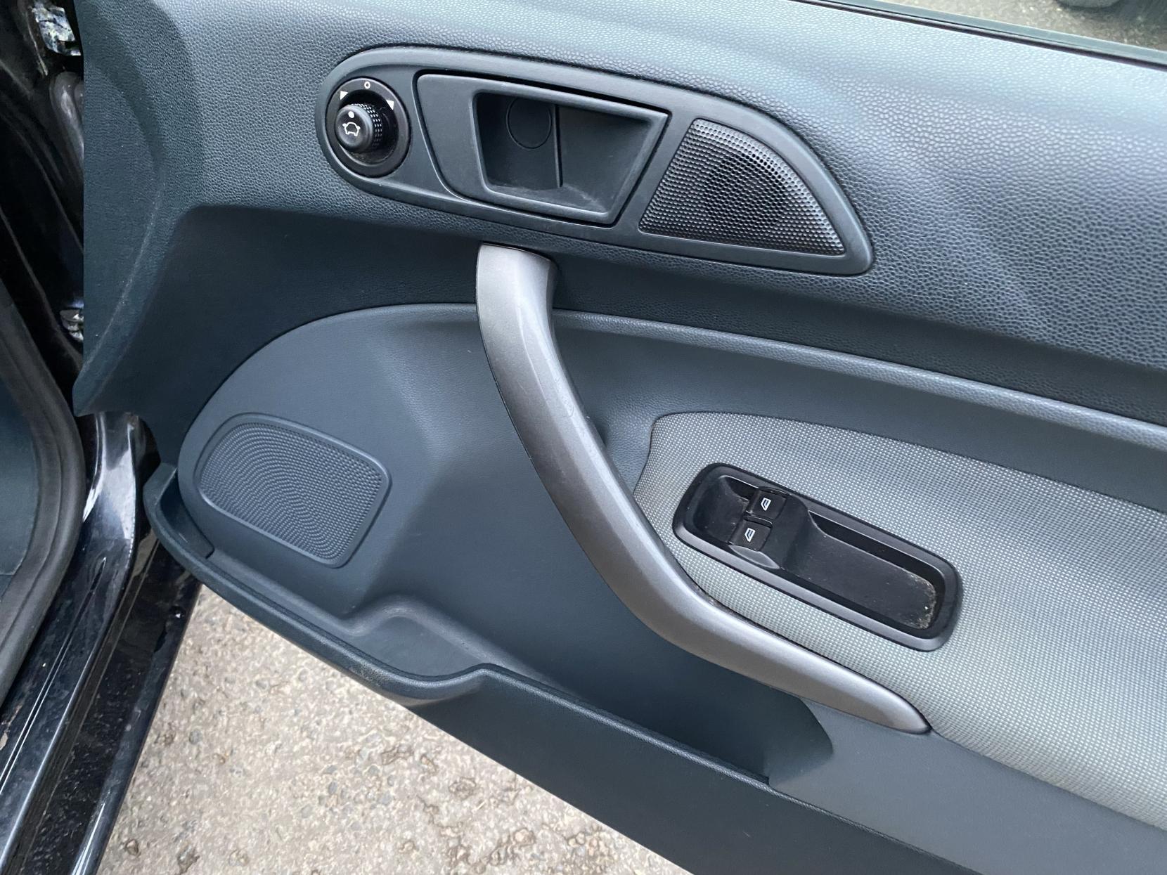 Ford Fiesta 1.25 Edge Hatchback 5dr Petrol Manual (129 g/km, 81 bhp)