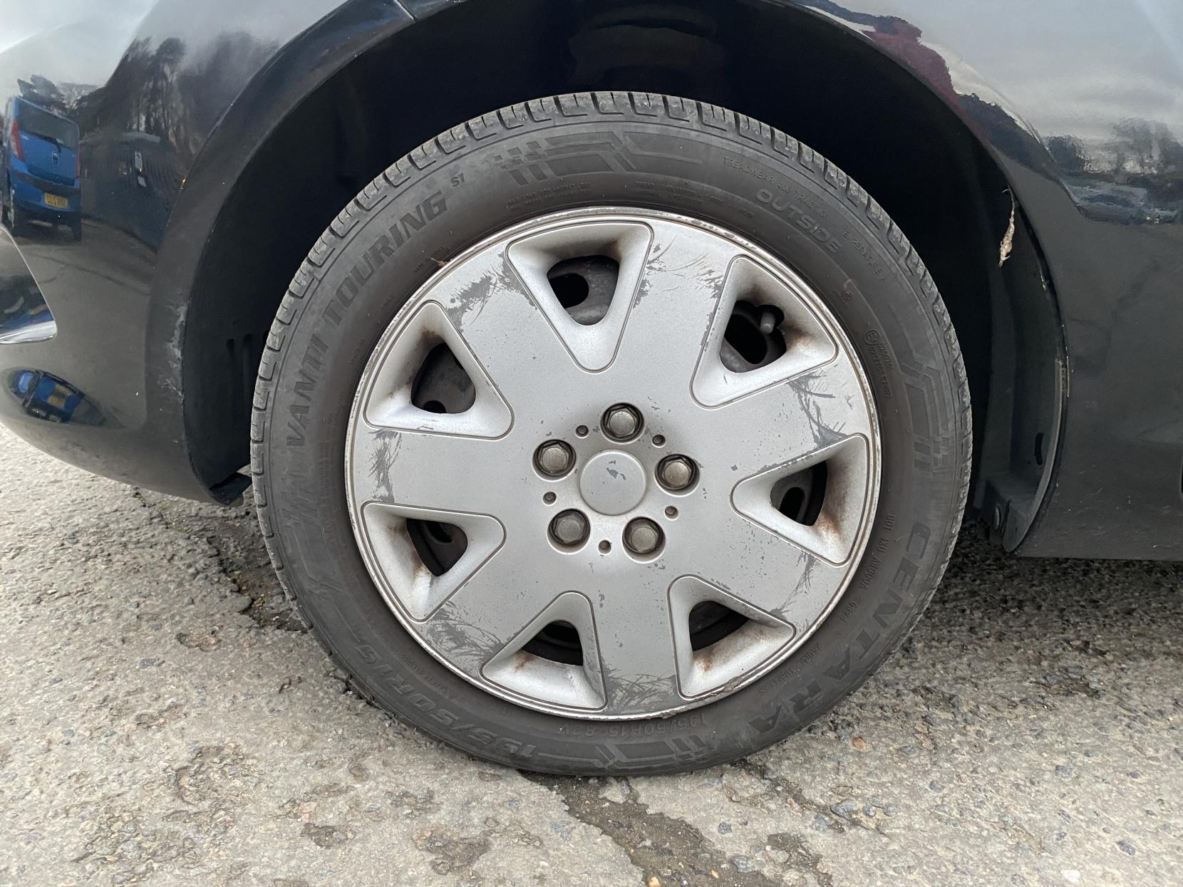 Ford Fiesta 1.25 Edge Hatchback 5dr Petrol Manual (129 g/km, 81 bhp)