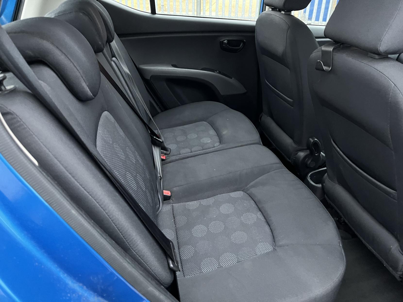 Hyundai i10 1.2 Comfort Hatchback 5dr Petrol Manual Euro 4 (77 bhp)