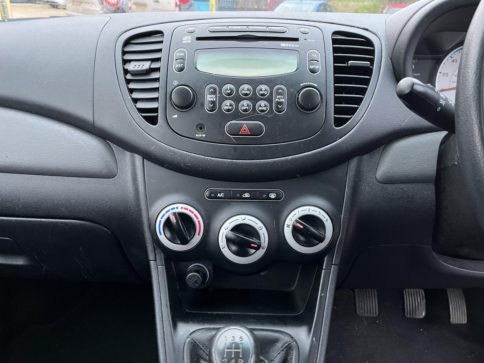 Hyundai i10 1.2 Comfort Hatchback 5dr Petrol Manual Euro 4 (77 bhp)