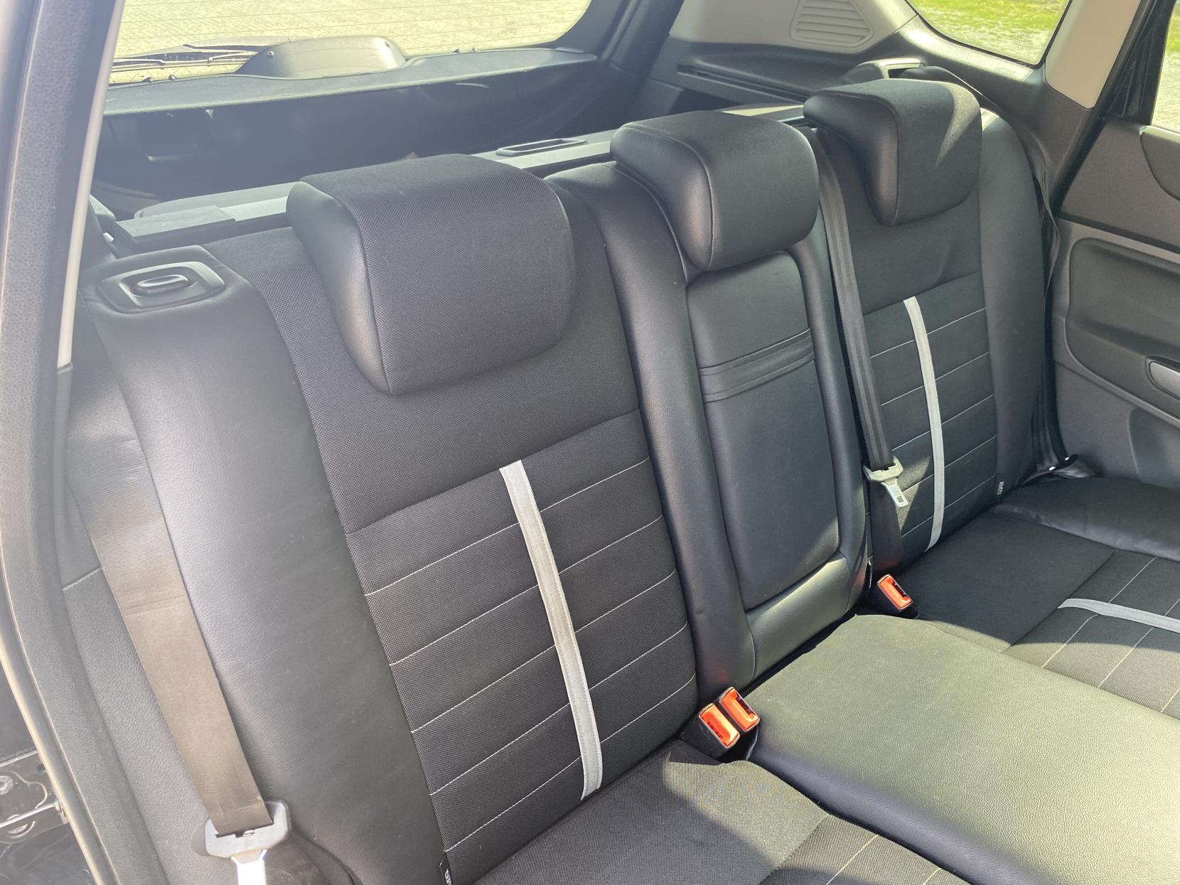 Ford Kuga 2.0 TDCi Titanium SUV 5dr Diesel Manual AWD Euro 4 (136 ps)