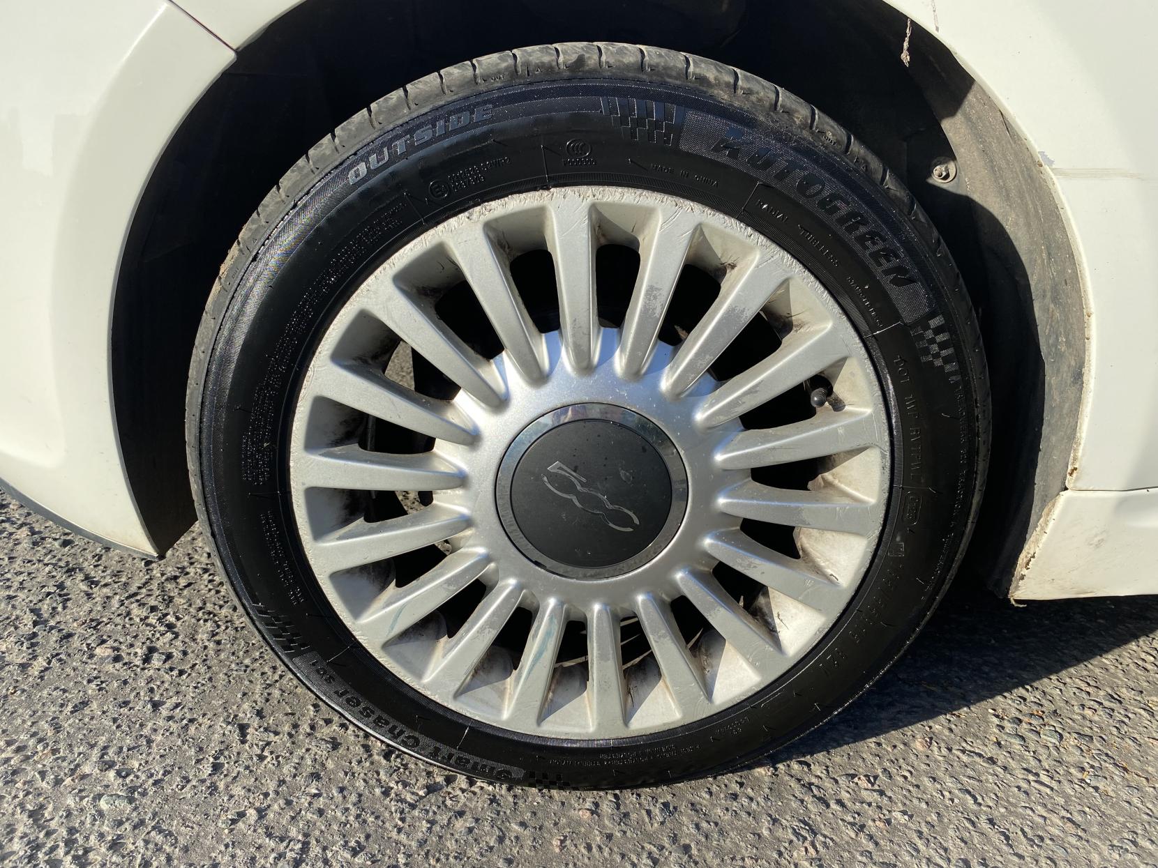 Fiat 500 1.2 Lounge Hatchback 3dr Petrol Manual Euro 5 (s/s) (69 bhp)