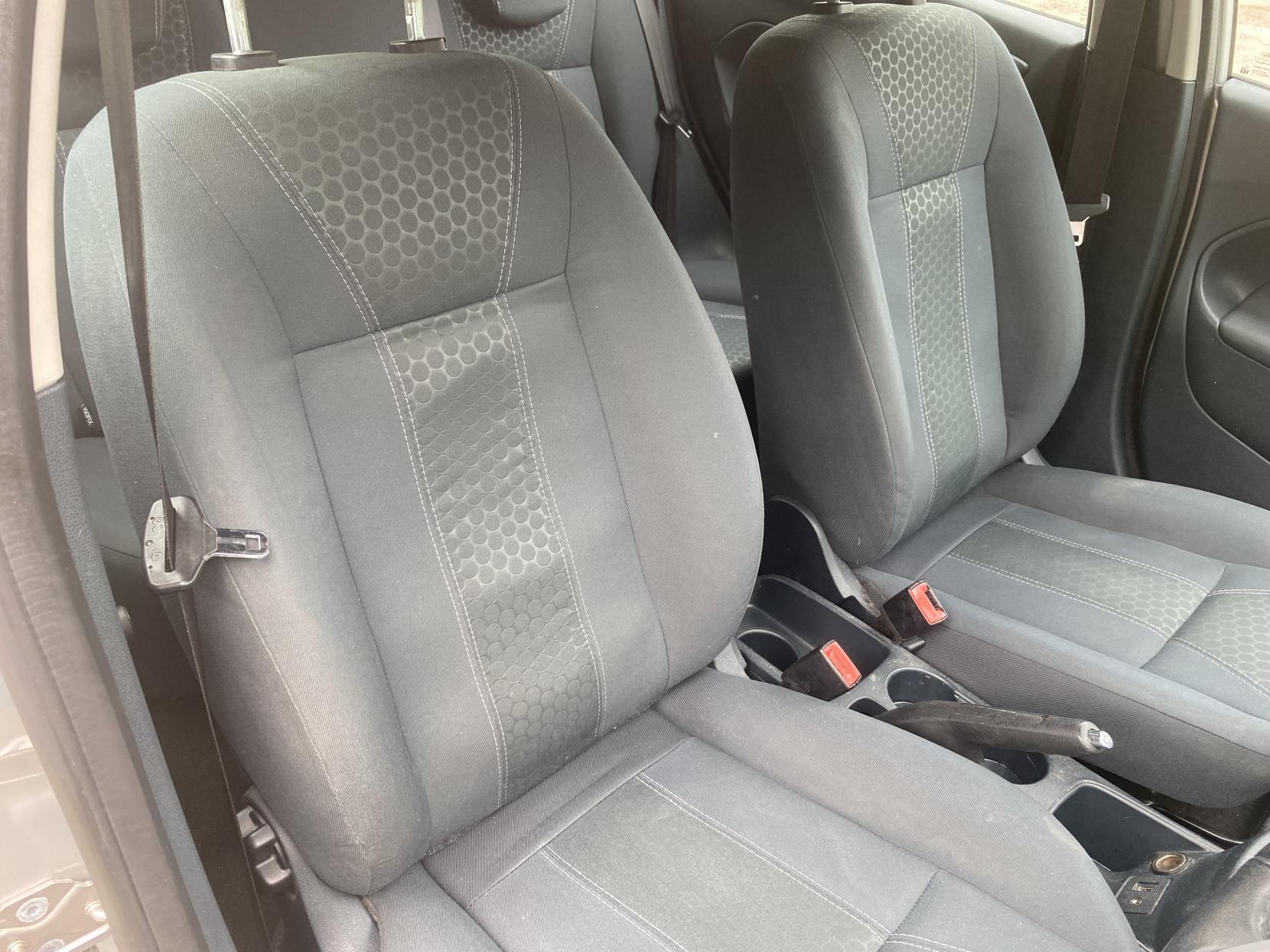 Ford Fiesta 1.25 Zetec Hatchback 5dr Petrol Manual (129 g/km, 81 bhp)