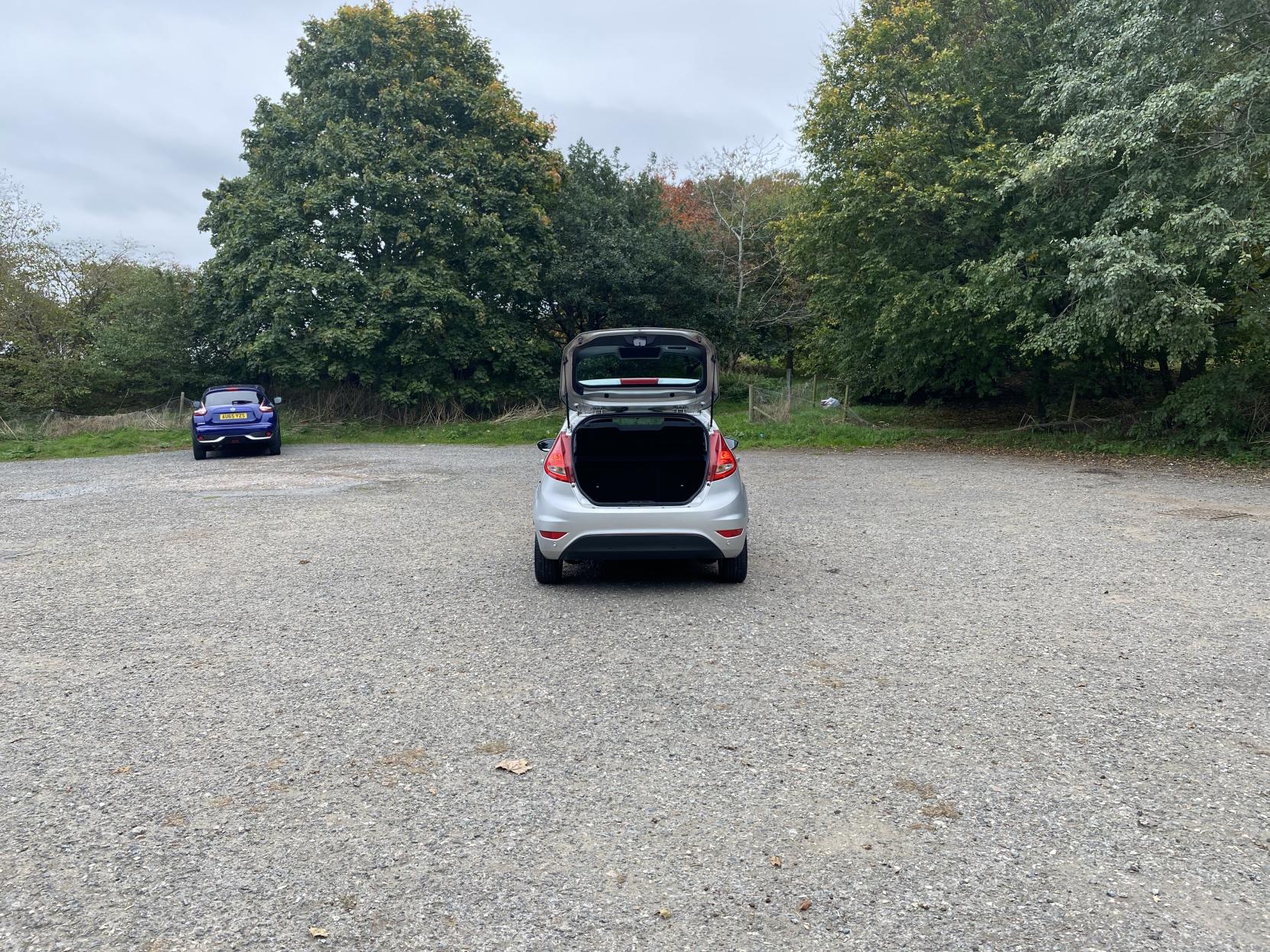 Ford Fiesta 1.25 Zetec Hatchback 5dr Petrol Manual (129 g/km, 81 bhp)