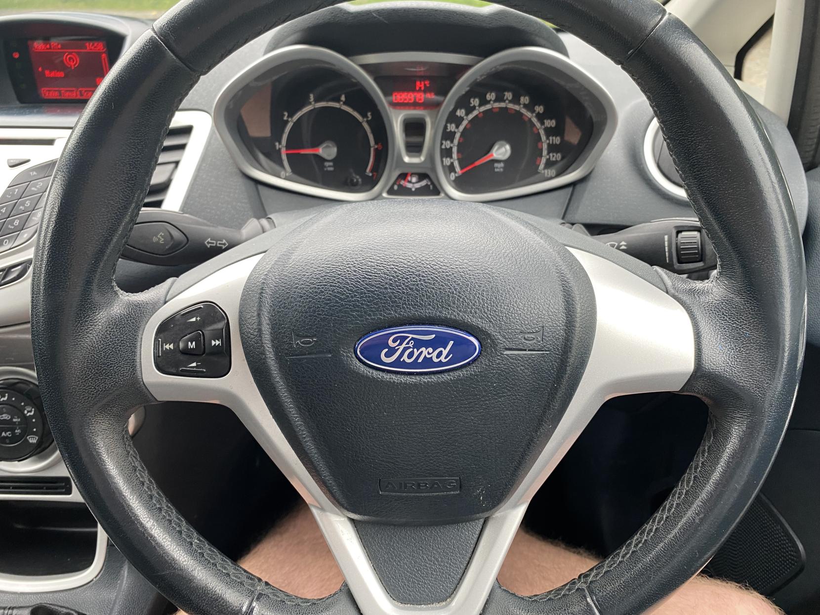 Ford Fiesta 1.25 Zetec Hatchback 5dr Petrol Manual (129 g/km, 81 bhp)